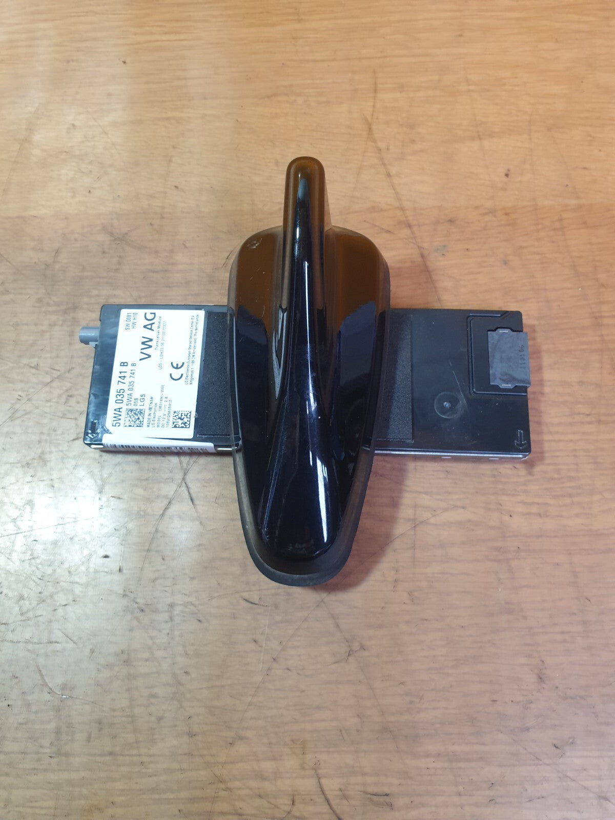 ✅VW GOLF MK8 1.5 PETROL 2022 ROOF ANTENNA AERIAL & AMPLIFIER MODULE 5WA035741B