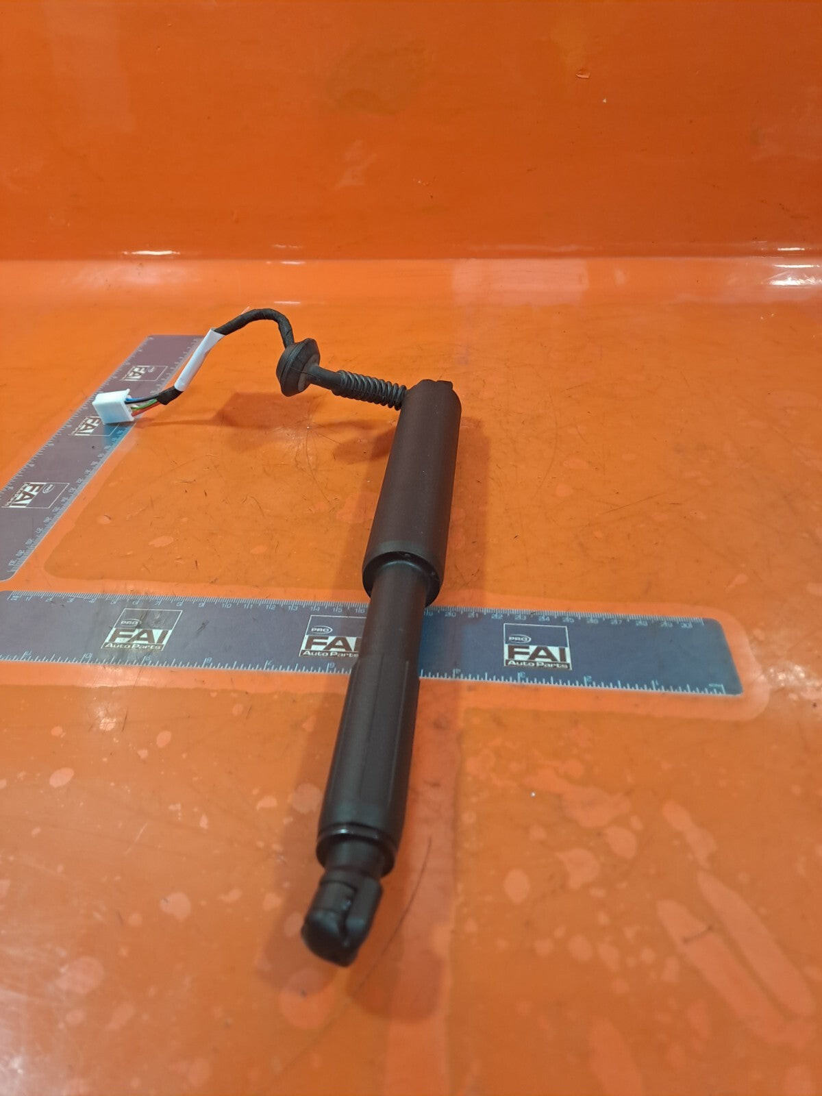 2024 TESLA MODEL 3 LONG TAILGATE BOOT LID STRUT LEFT 1714865-00-D WARRANTY A207