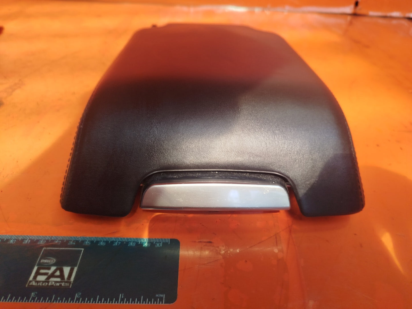 ✅LAND ROVER RANGE ROVER L320 2.7 DIESEL 2007 CENTRE CONSOLE LEATHER ARMREST A284