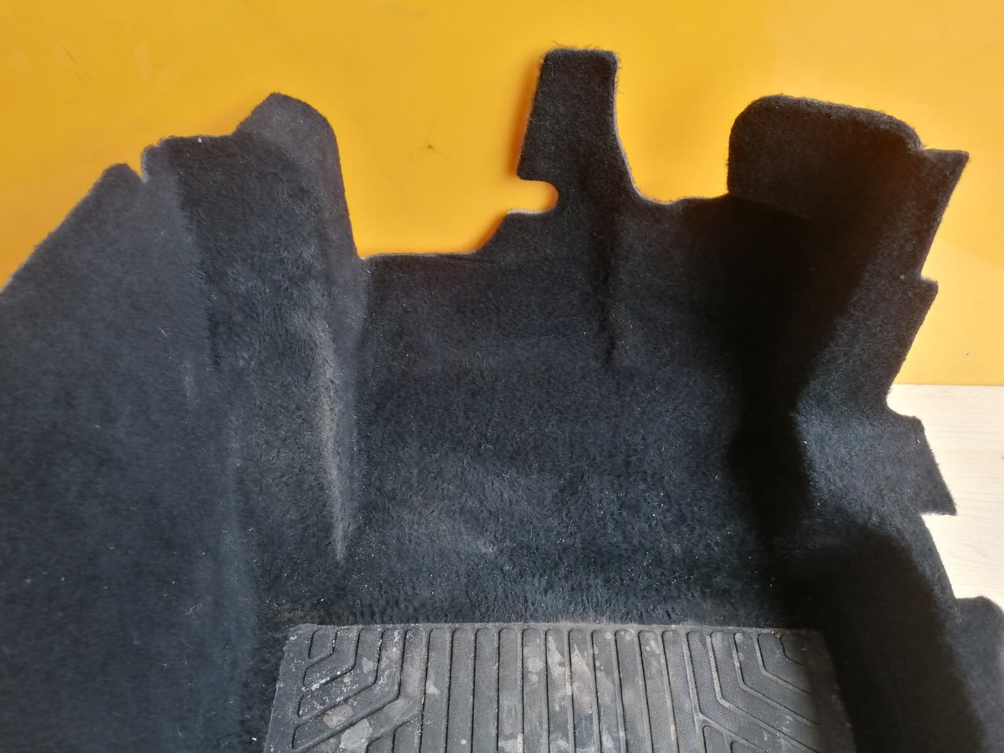 MERCEDES BENZ B180 W246 2012 FRONT RIGHT SIDE INTERIOR FLOOR CARPET A037