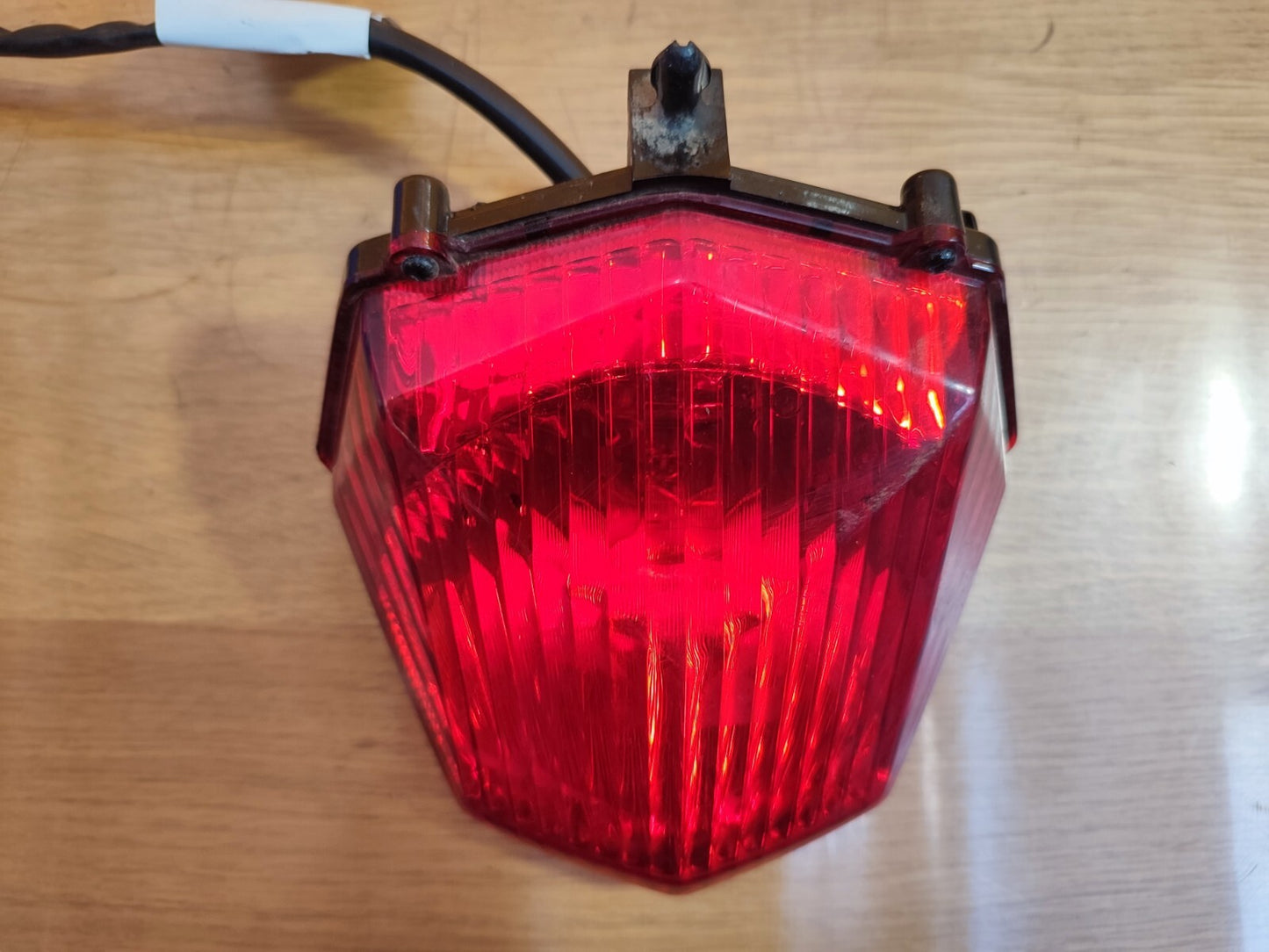 ✅HONDA GLR125 1W PETROL 2019 REAR BRAKE LIGHT 13014T Warranty A117