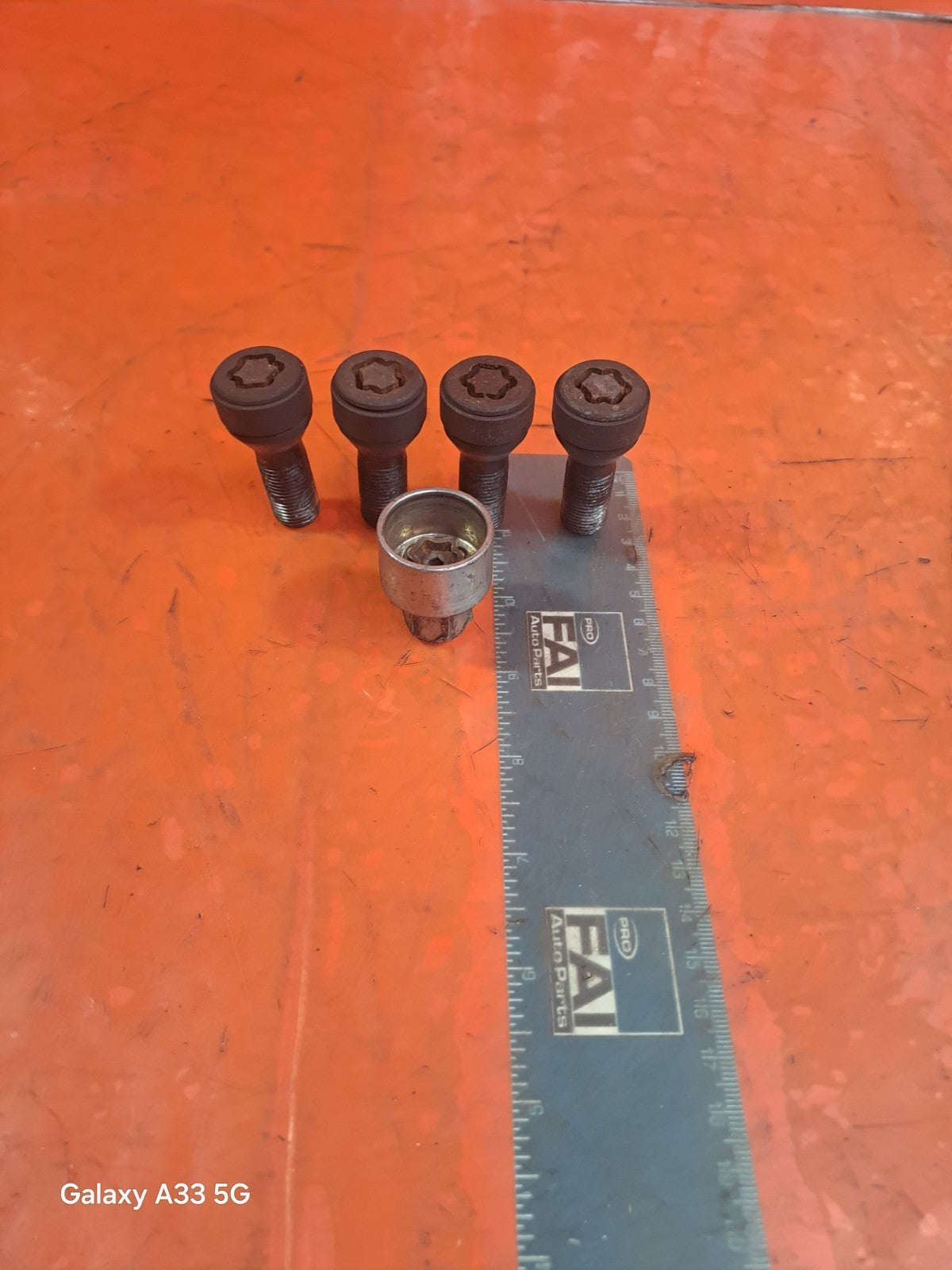 ✅SSANGYONG TIVOLI EX 1.6 DIESEL 2017 LOCKING WHEEL NUTS Warranty A230