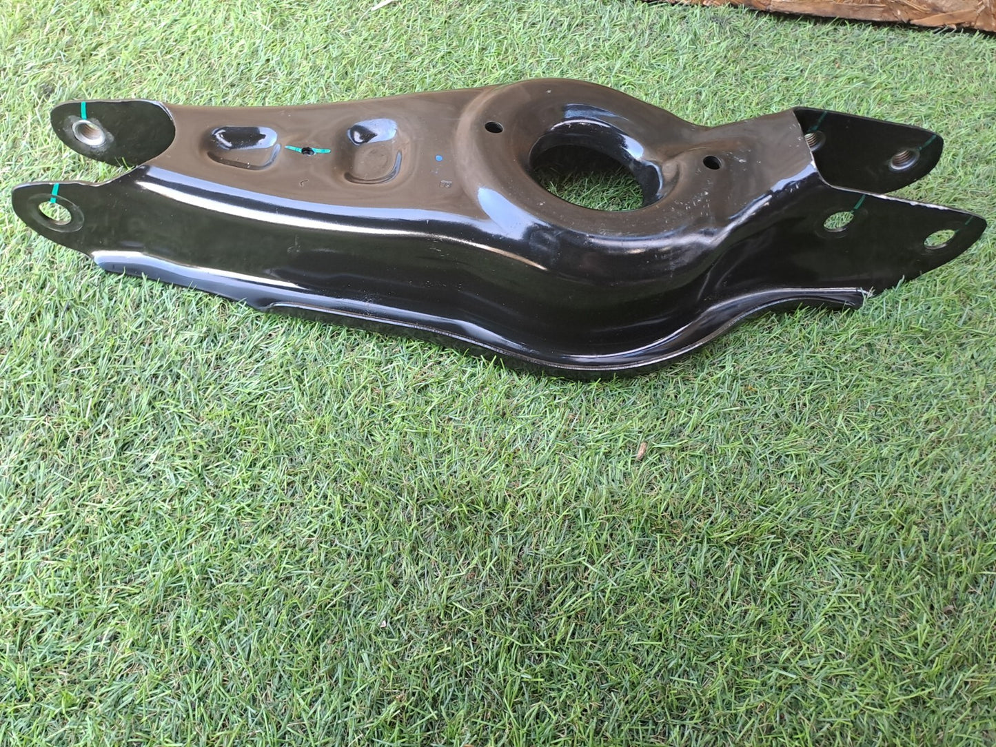 2024 TESLA MODEL 3 LONG REAR LEFT SUPPORT ARM 1288451-00-A + WARRANTY A207