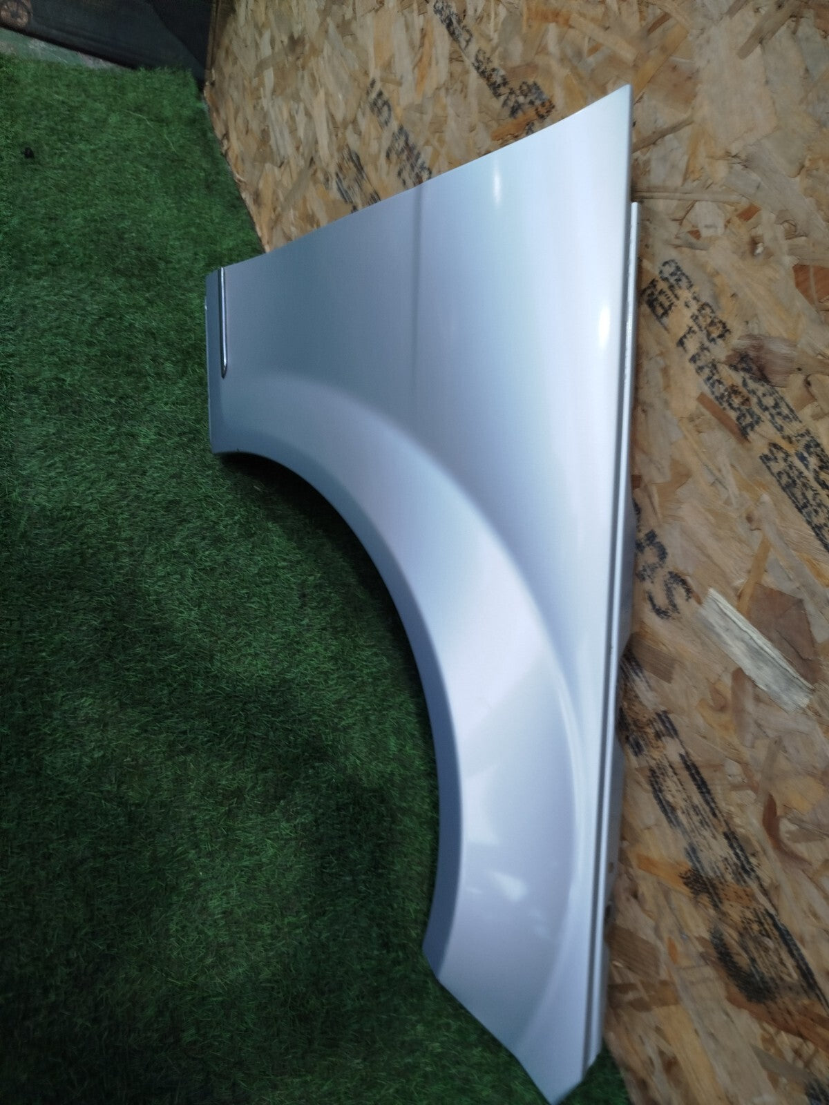 ✅MERCEDES W204 C220 AMG SPORT 2.1 DIESEL 2012 FRONT RIGHT WING PANEL SILVER A238