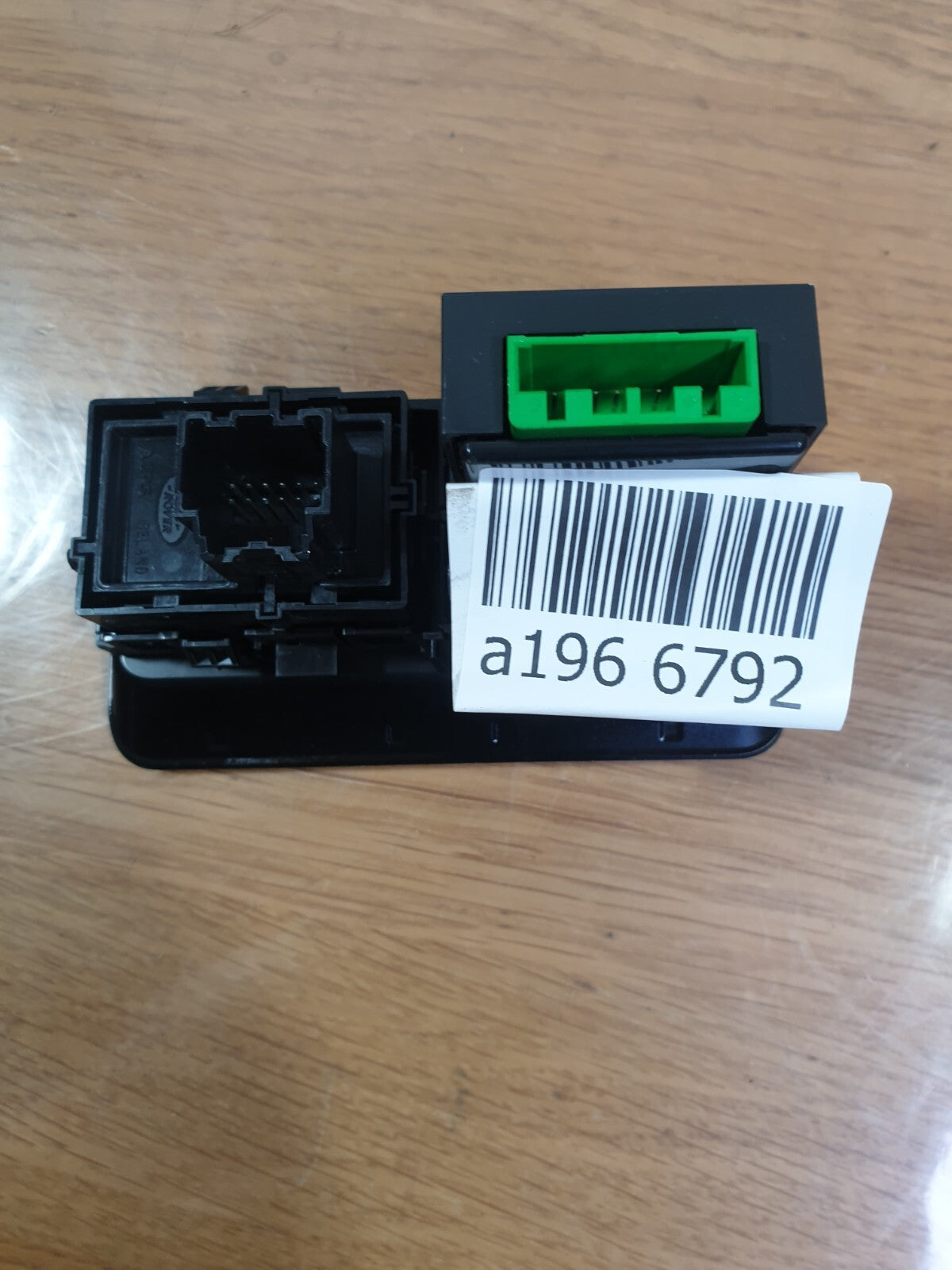 ✅JAGUAR F-PACE X761 2017 TAILGATE OPEN LANE ASSIST CONTROL SWITCH PANEL A196