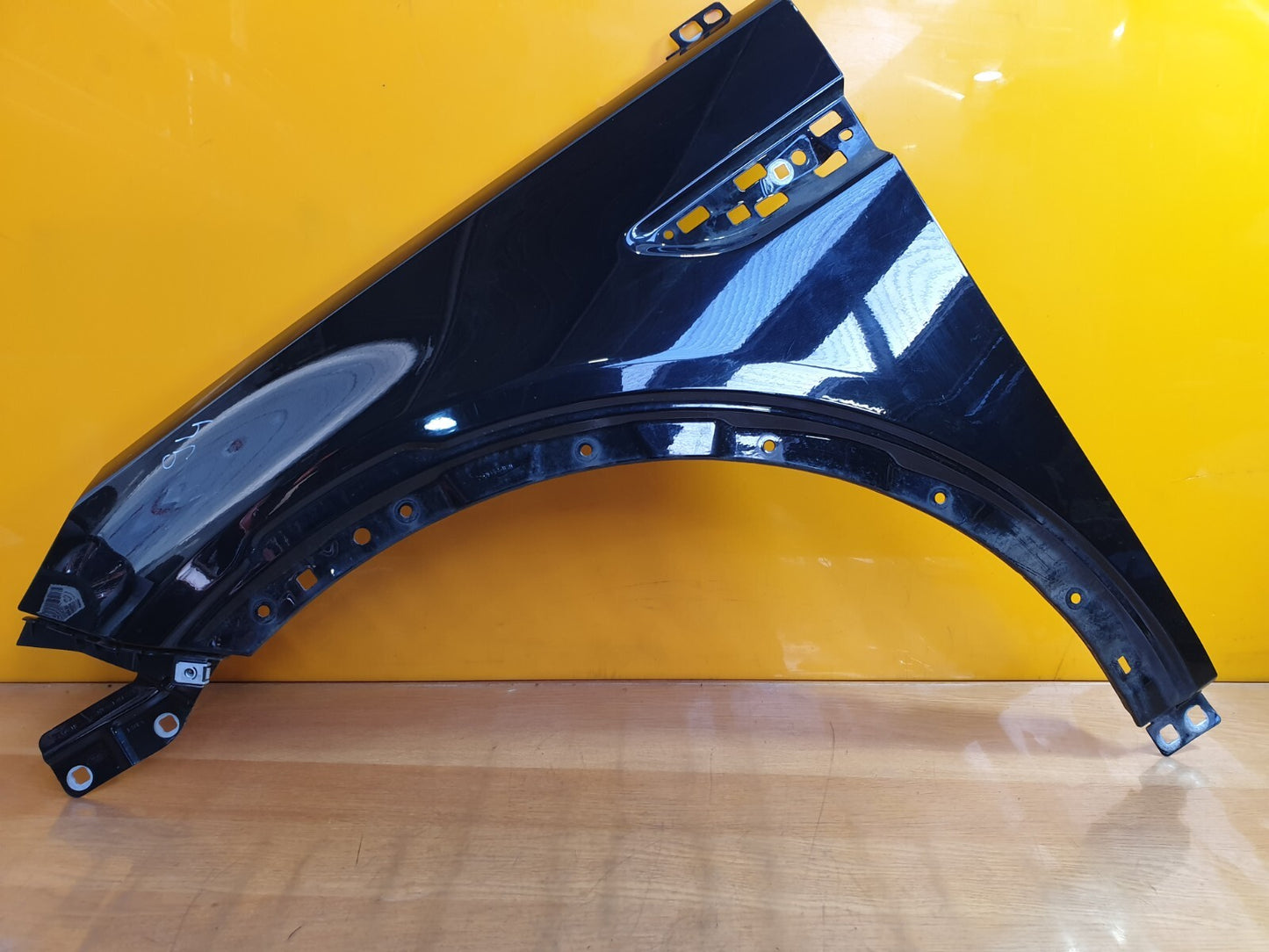 ✅LAND ROVER DISCOVERY SPORT L550 2018 2.0 DIESEL FRONT LEFT WING PANEL A094