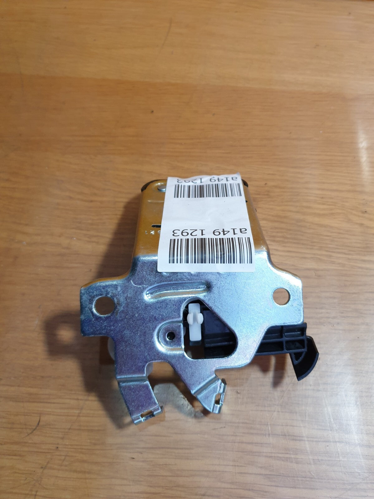 ✅AUDI A3 S LINE 1.4 PETROL 2021 TAILGATE BOOT LOCK MECHANISM 8W9827505C Warranty