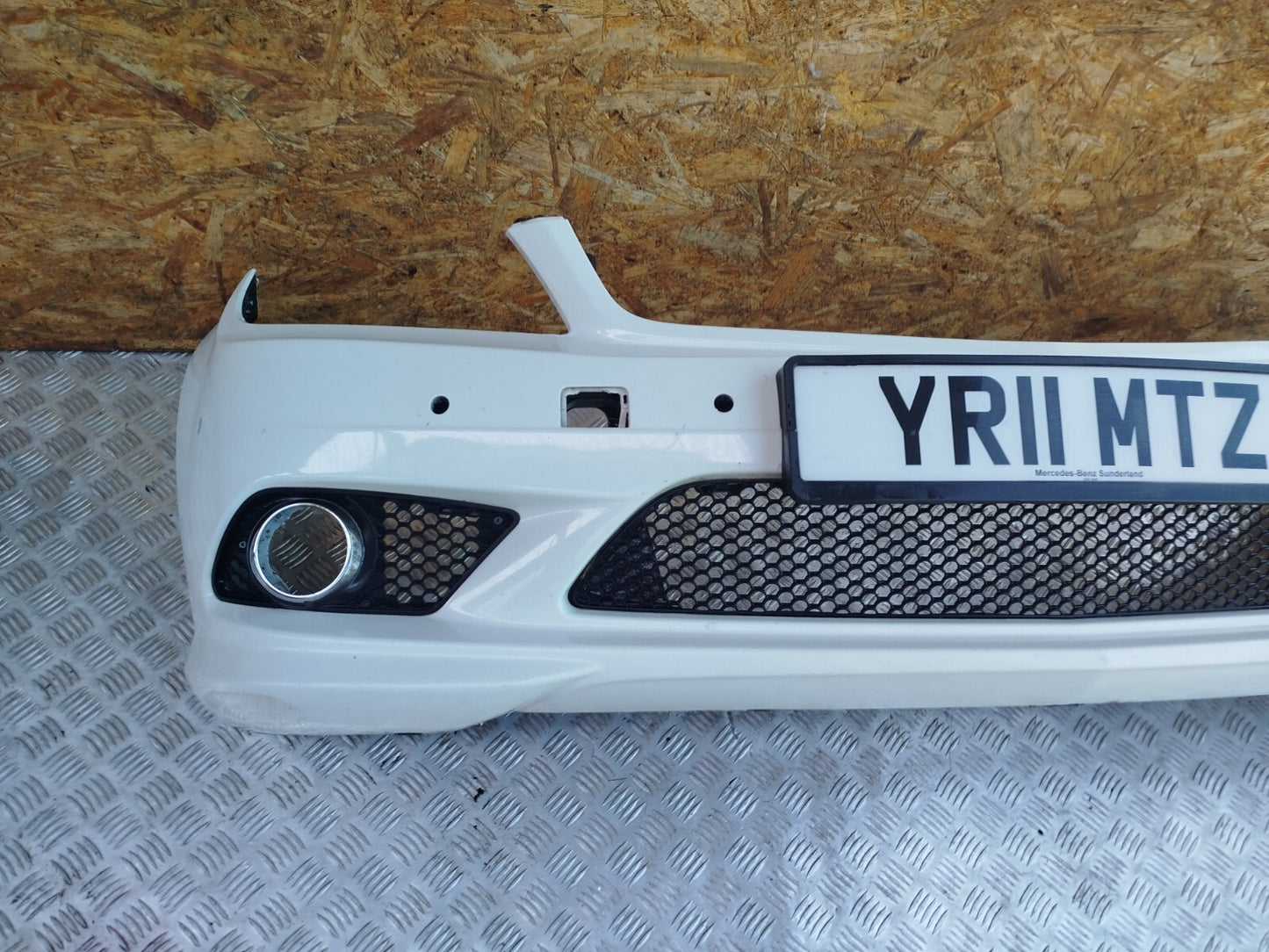 ✅2011 MERCEDES C CLASS W204 2.1 DIESEL FRONT BUMPER WHITE 650 + Crack A283