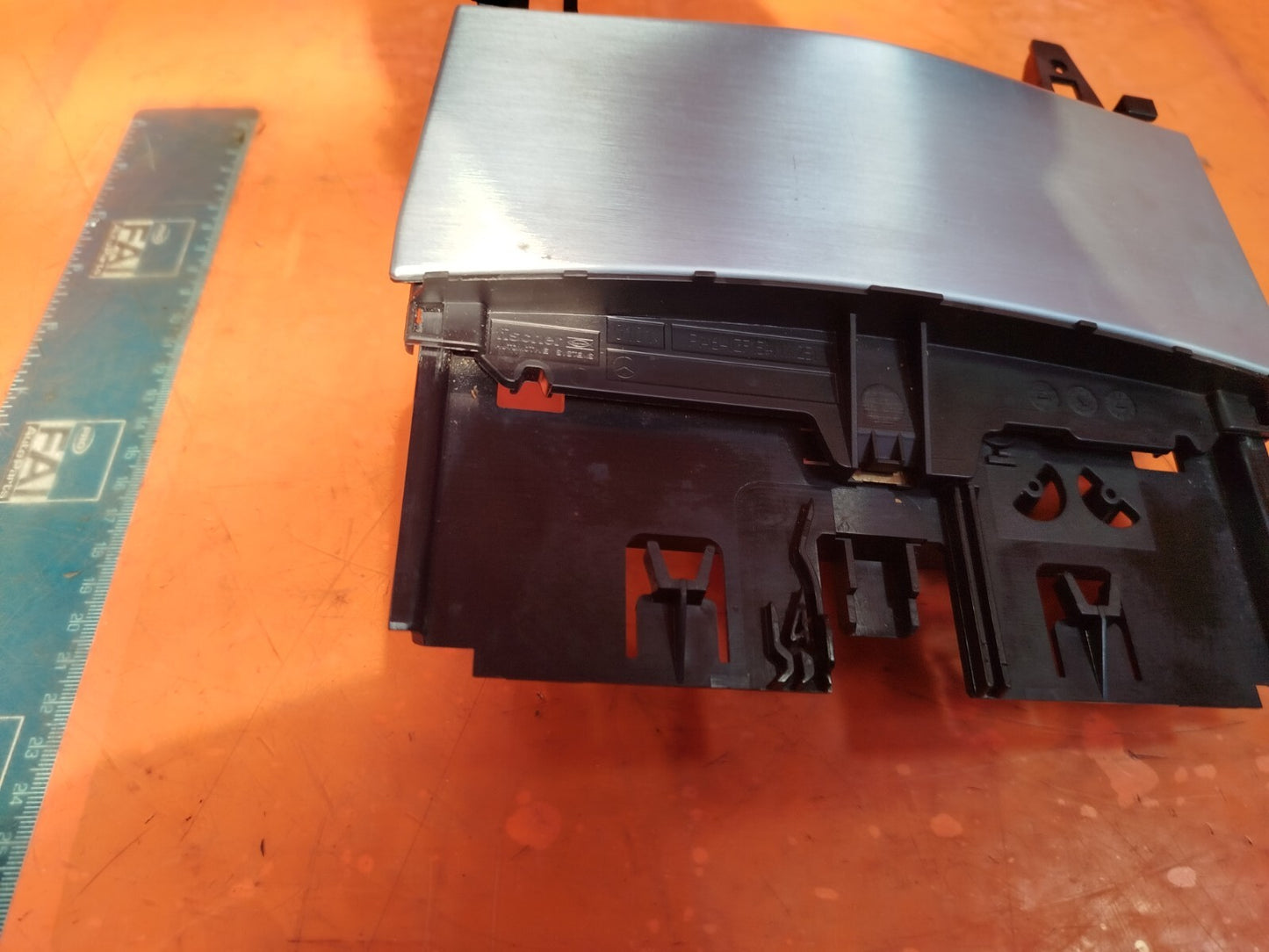 ✅MERCEDES C250 W204 2.1 DIESEL 2011 CENTER CONSOLE ASHTRAY BOX A2046801350 A283