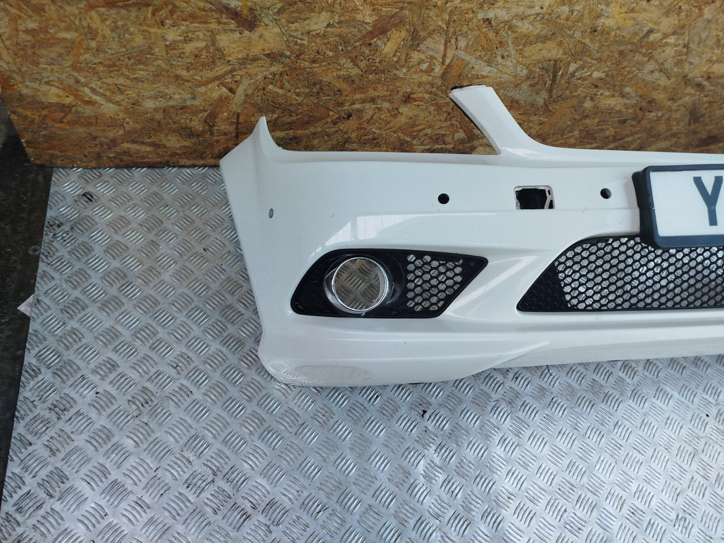 ✅2011 MERCEDES C CLASS W204 2.1 DIESEL FRONT BUMPER WHITE 650 + Crack A283