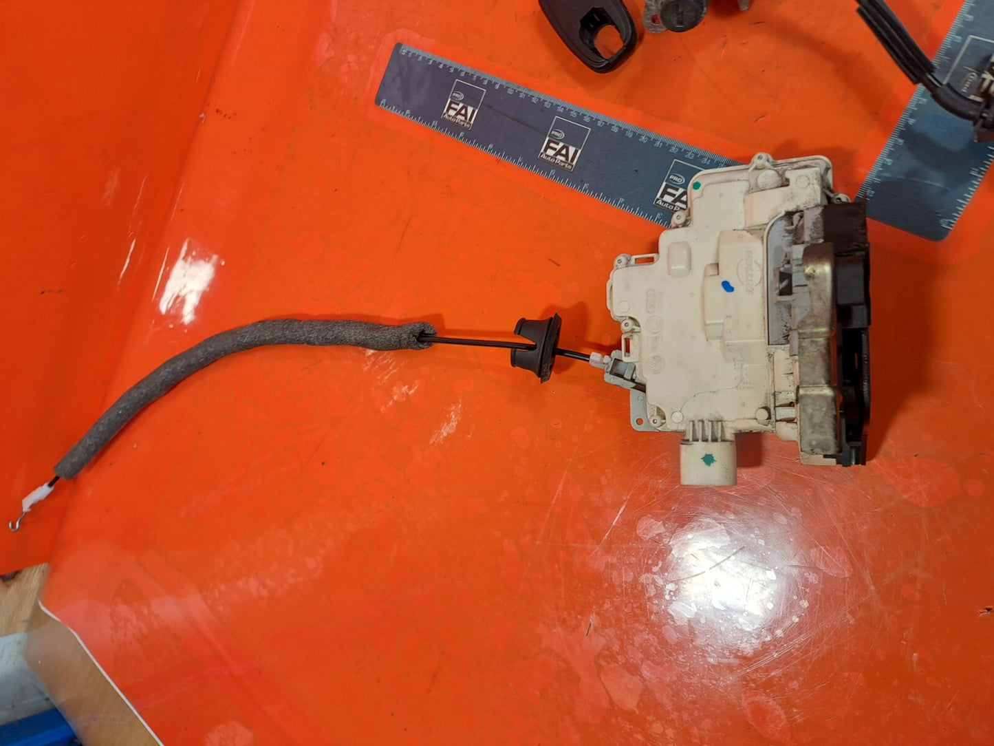 ✅AUDI A5 S LINE CABRIO 2.0 PETROL 2009 IGNITION KEY READER DOOR LOCK 8K0909131