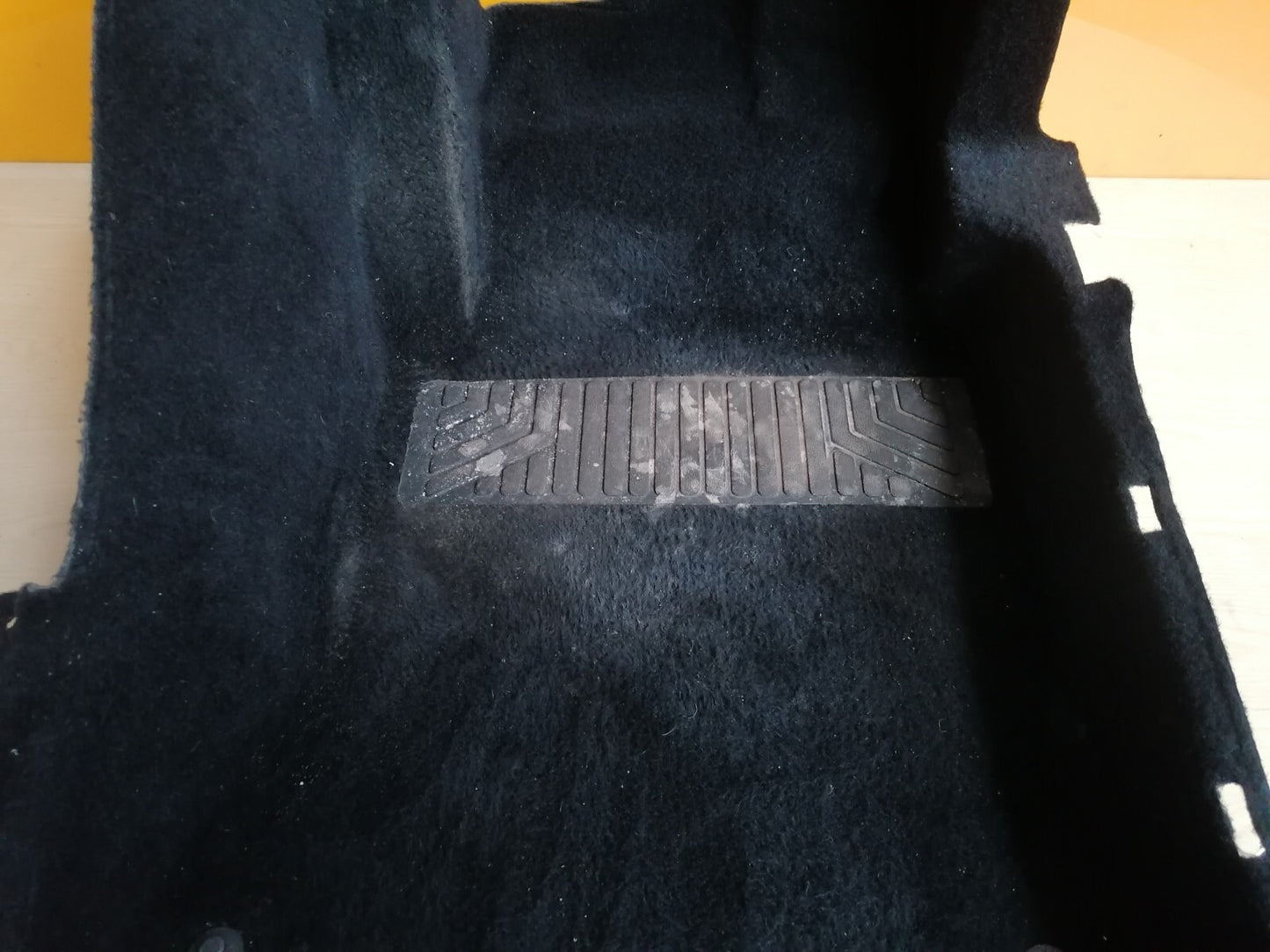 MERCEDES BENZ B180 W246 2012 FRONT RIGHT SIDE INTERIOR FLOOR CARPET A037
