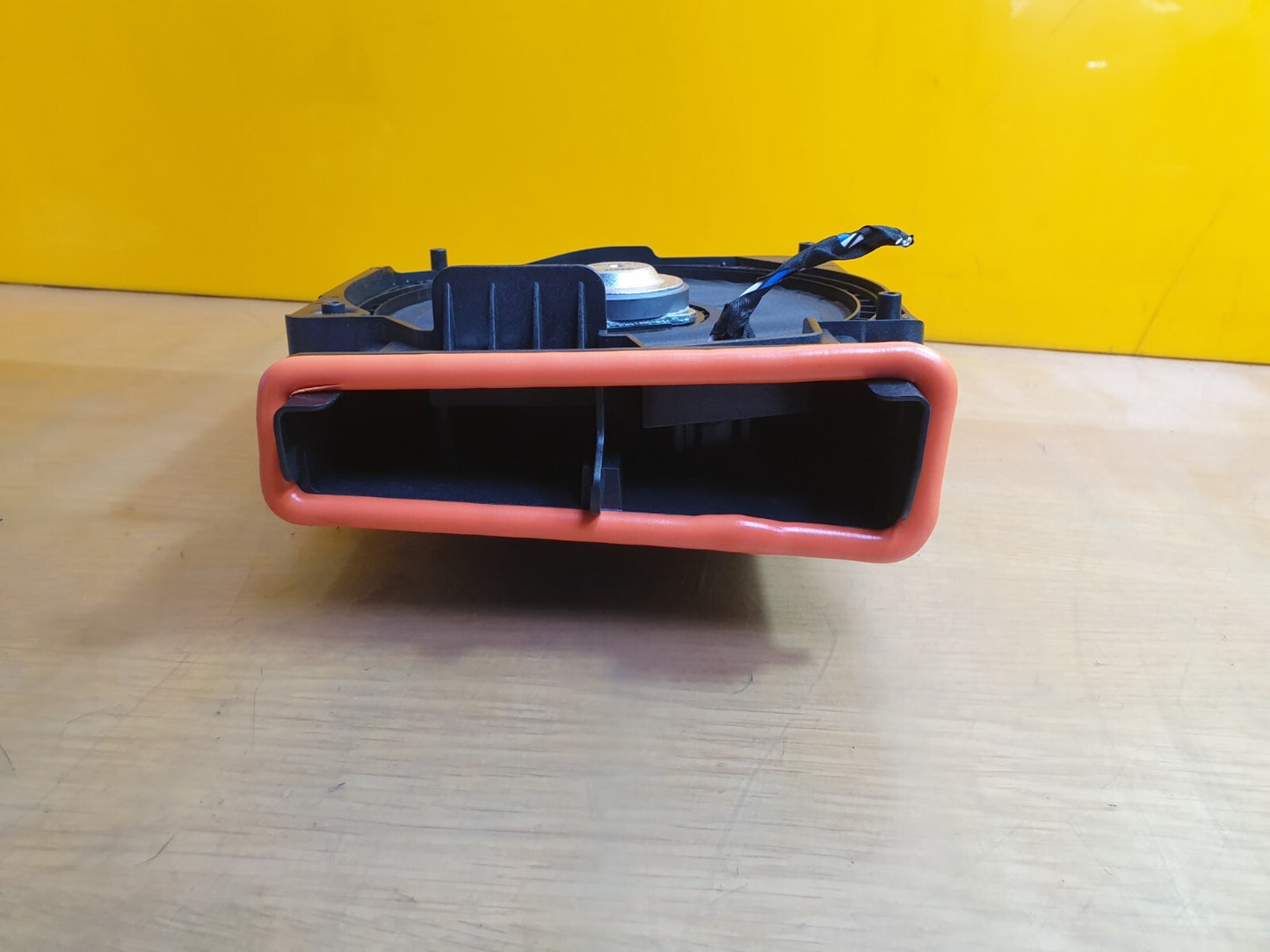 ✅2023 BMW 1 SERIES F40 SPORT 1.5D RIGHT SIDE SUBWOOFER SPEAKER 7927998 A119