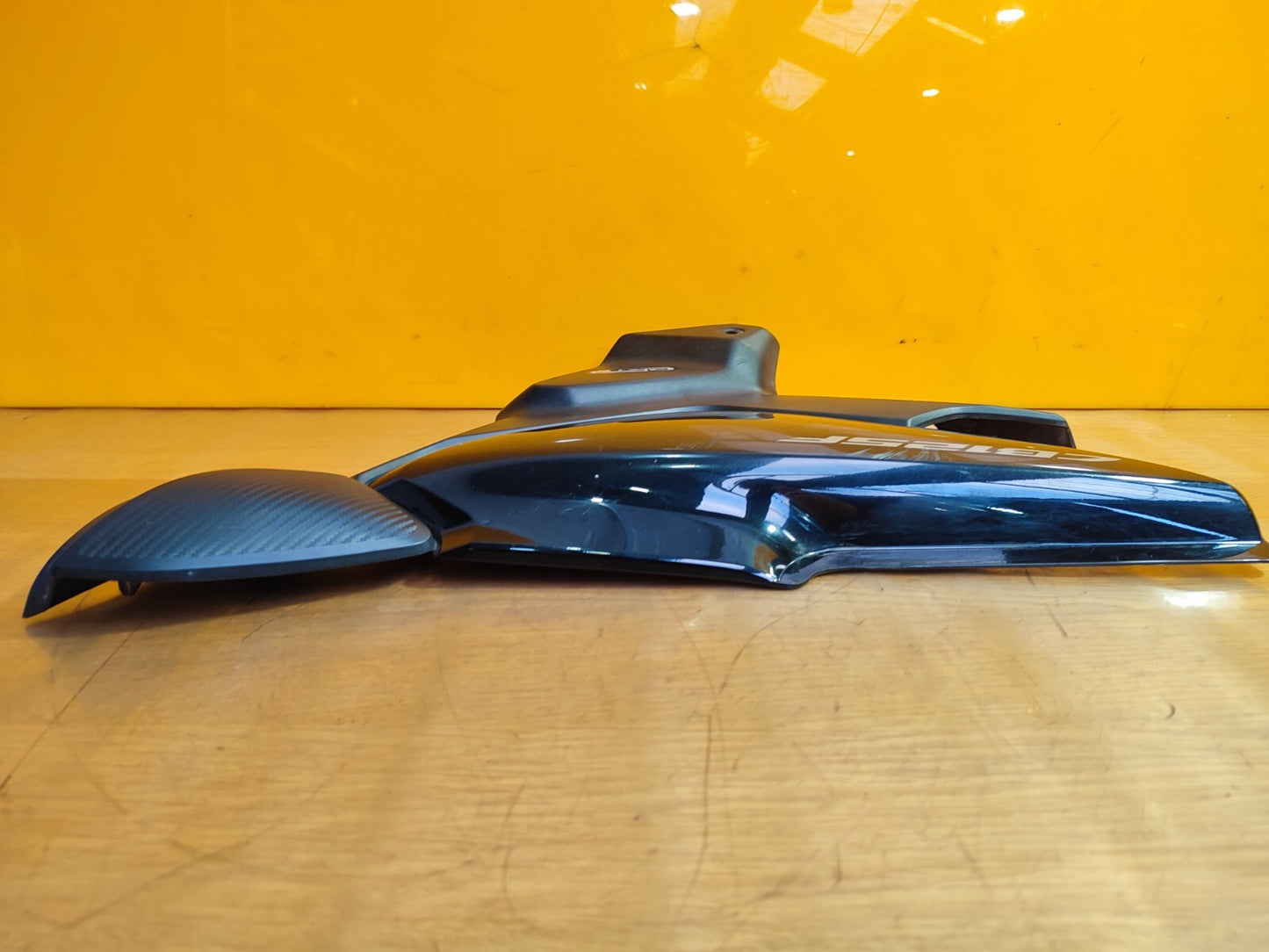 ✅HONDA CBF125M PETROL 2021 RIGHT SIDE LOWER UNDER TANK FAIRING 83501-K0N-D000