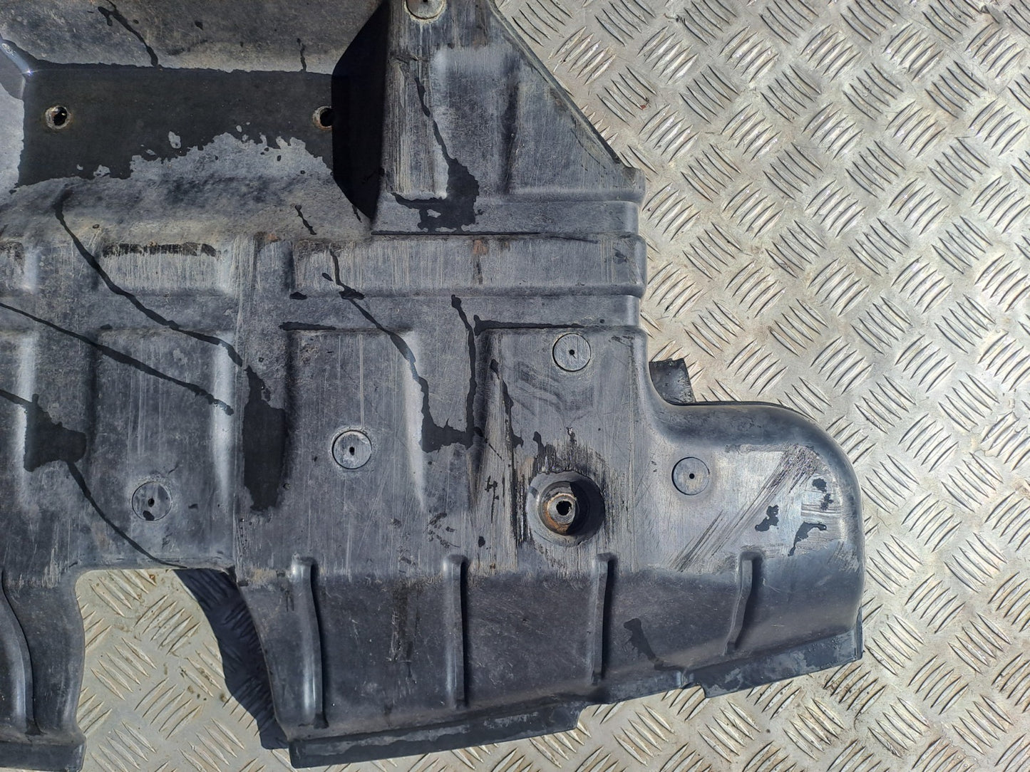 ✅SSANGYONG RODIUS TURISMO 2.2 DIESEL 2017 ENGINE UNDERTRAY COVER 24910-21000
