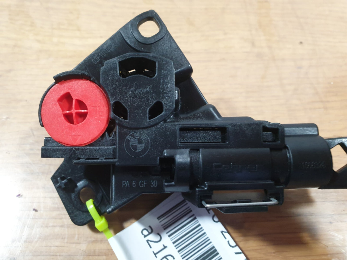 2010 BMW 5 SERIES F11 2.0D CENTRE CONSOLE ARMREST LOCK MECHANISM 03F1010023 A216