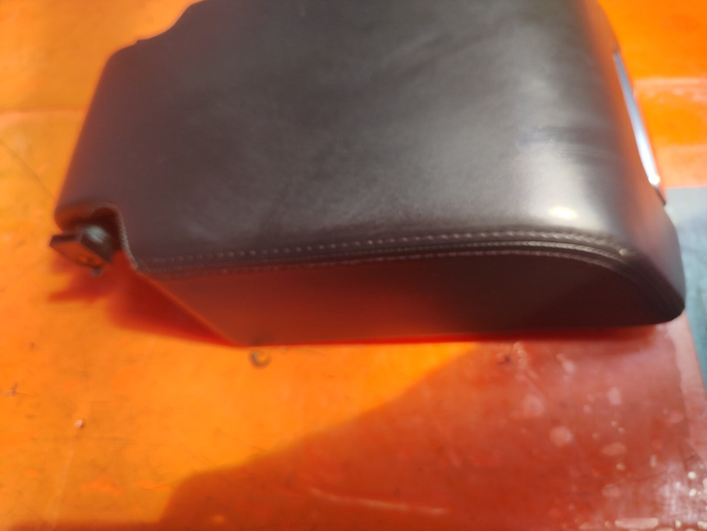 ✅LAND ROVER RANGE ROVER L320 2.7 DIESEL 2007 CENTRE CONSOLE LEATHER ARMREST A284