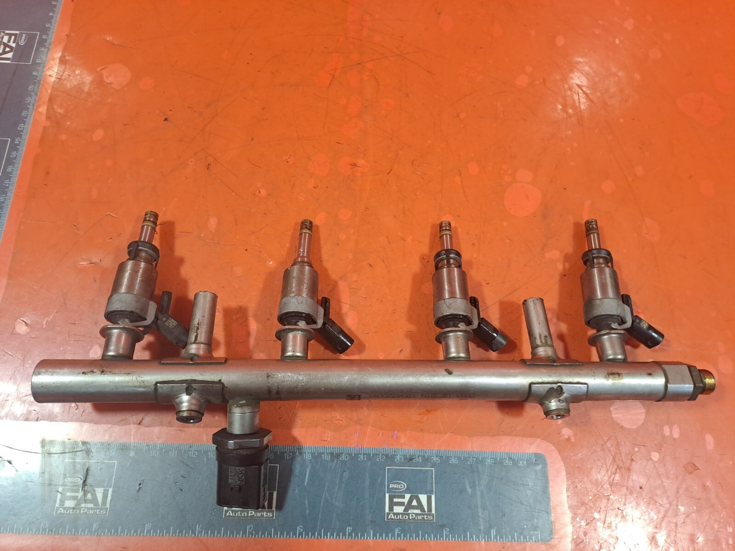 ✅AUDI A5 1.8 PETROL 2012 FUEL RAIL WITH INJECTORS 06K133317C Warranty A222