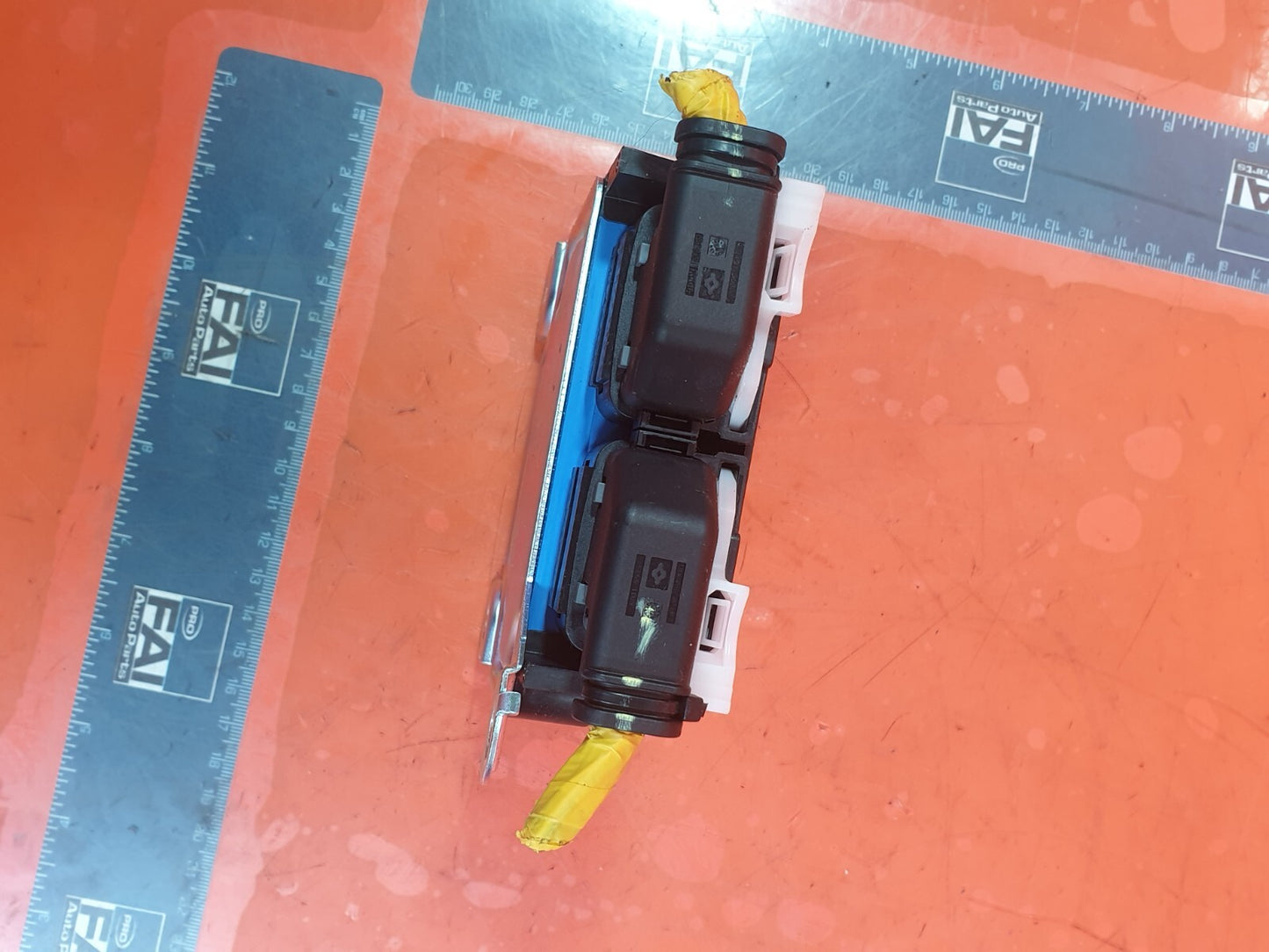 SSANGYONG TIVOLI ELX 1.6 PETROL 2015 AIRBAG CONTROL MODULE UNIT 86250-35110 A221