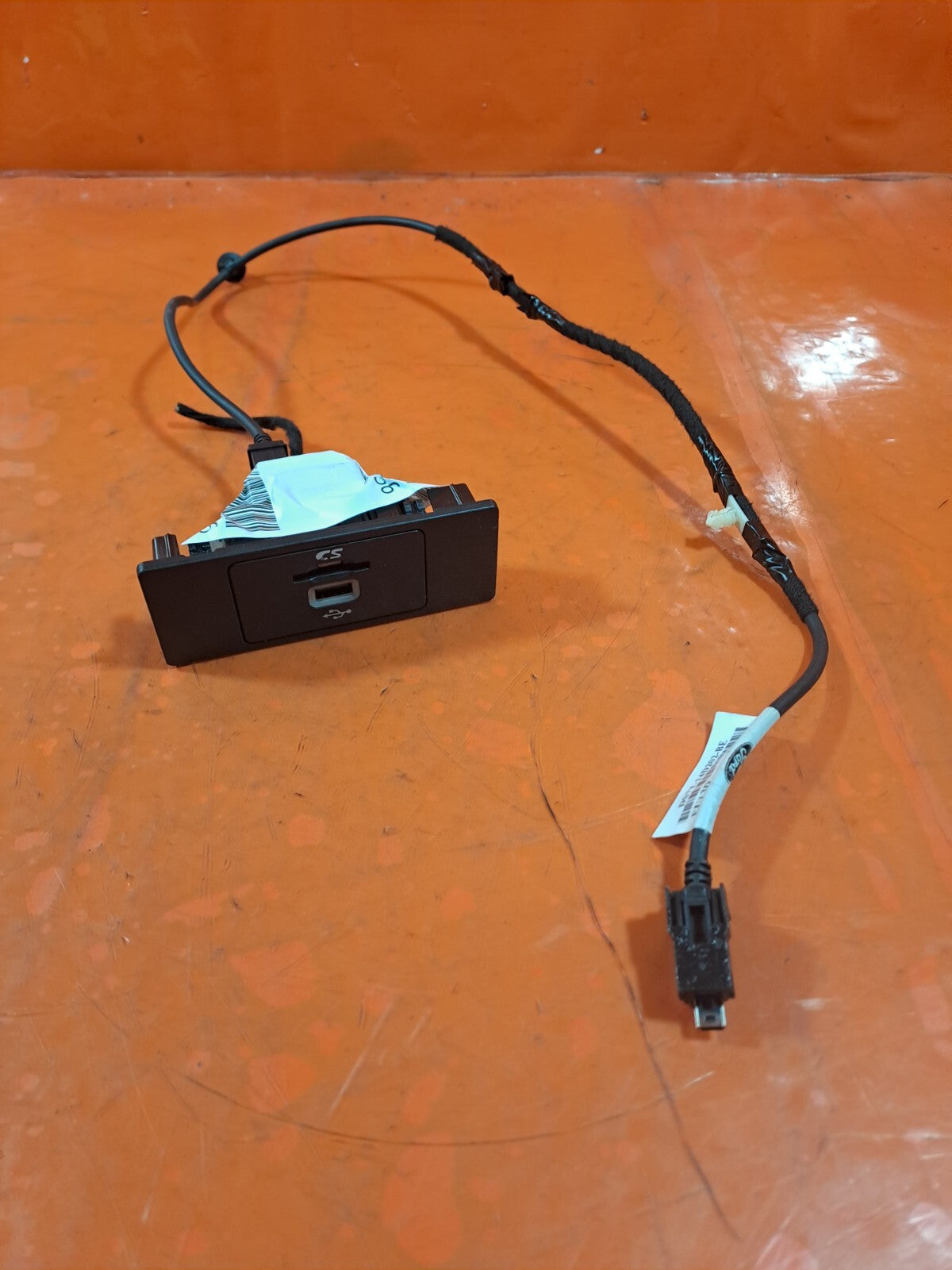 ✅2016 FORD MONDEO MK5 2.0D USB HUB WITH SD CARD GC3T-14F014-AA + WARRANTY A273