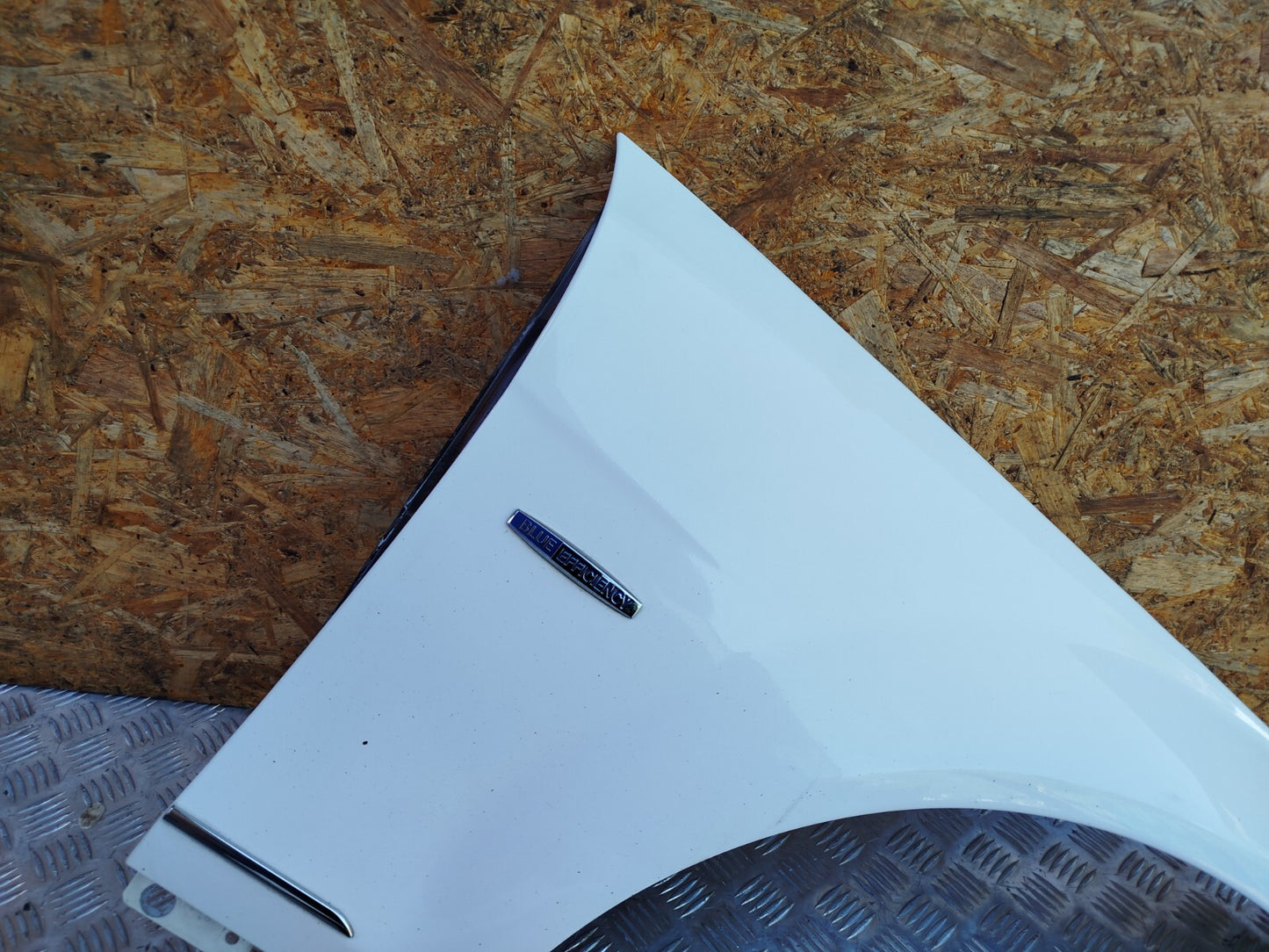 ✅2011 MERCEDES C CLASS W204 FRONT RIGHT WING FENDER PANEL WHITE 650 + WARRANTY