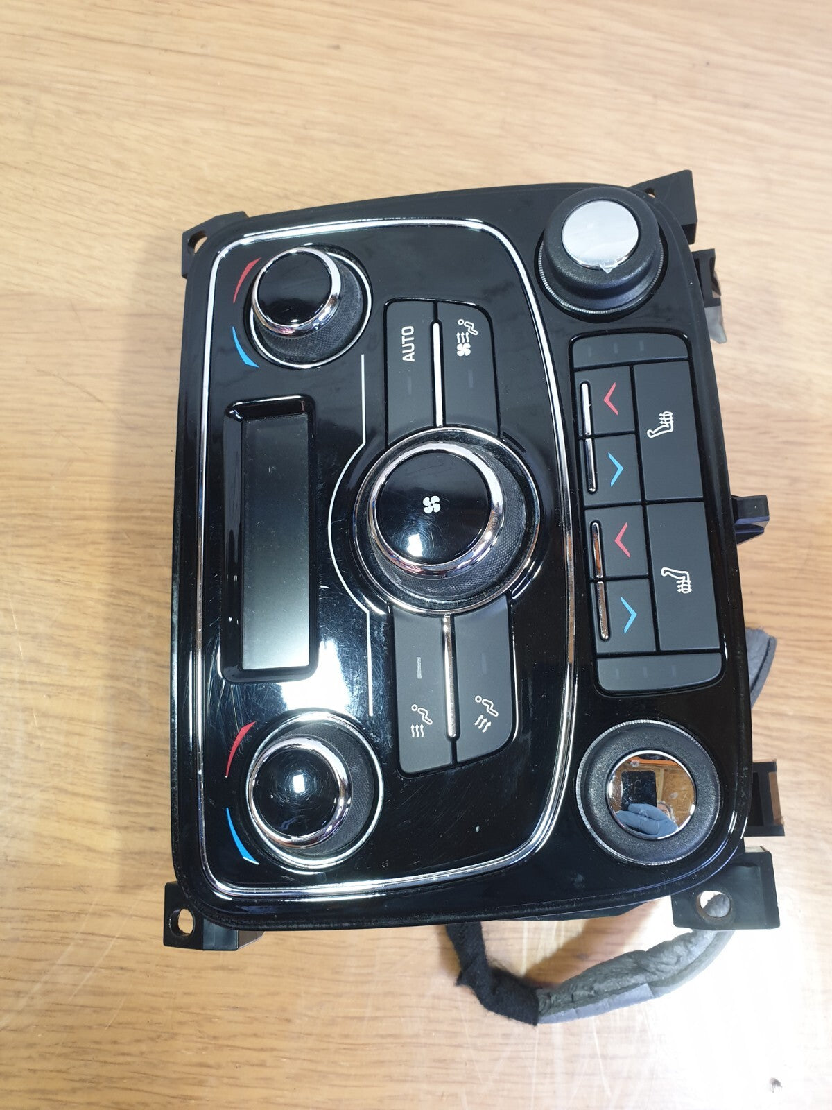 ✅JAGUAR F-PACE X761 3.0 PETROL 2017 REAR A/C AIR CON HEATER CONTROL PANEL A196