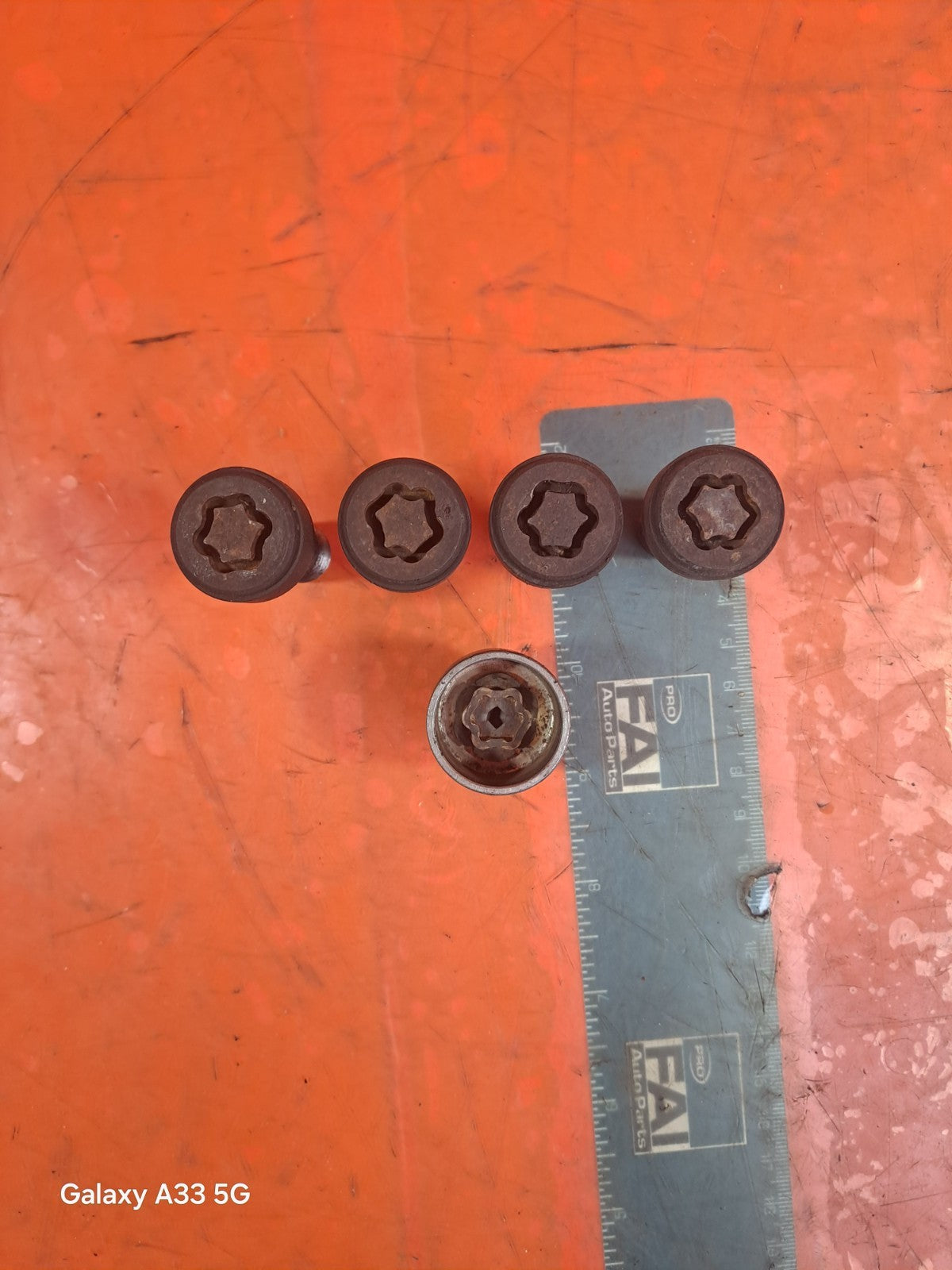 ✅SSANGYONG TIVOLI EX 1.6 DIESEL 2017 LOCKING WHEEL NUTS Warranty A230