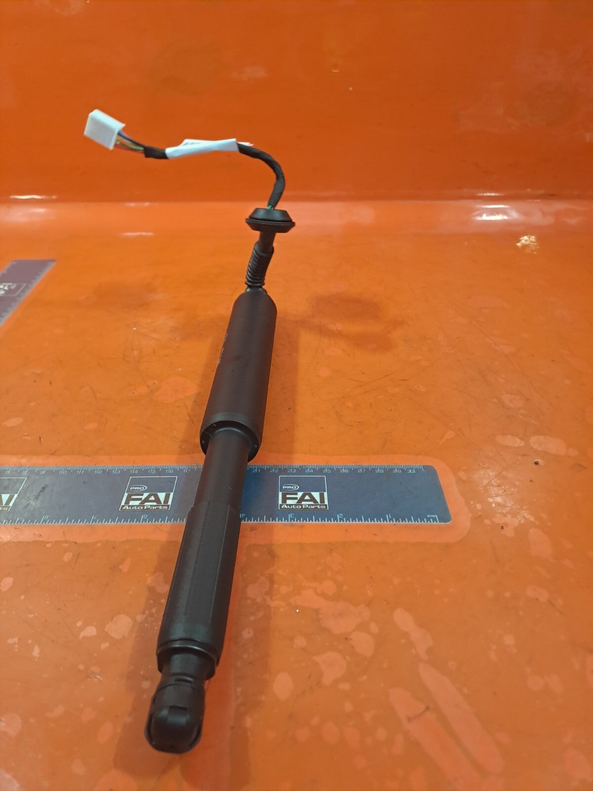2024 TESLA MODEL 3 LONG TAILGATE BOOT LID STRUT LEFT 1714865-00-D WARRANTY A207