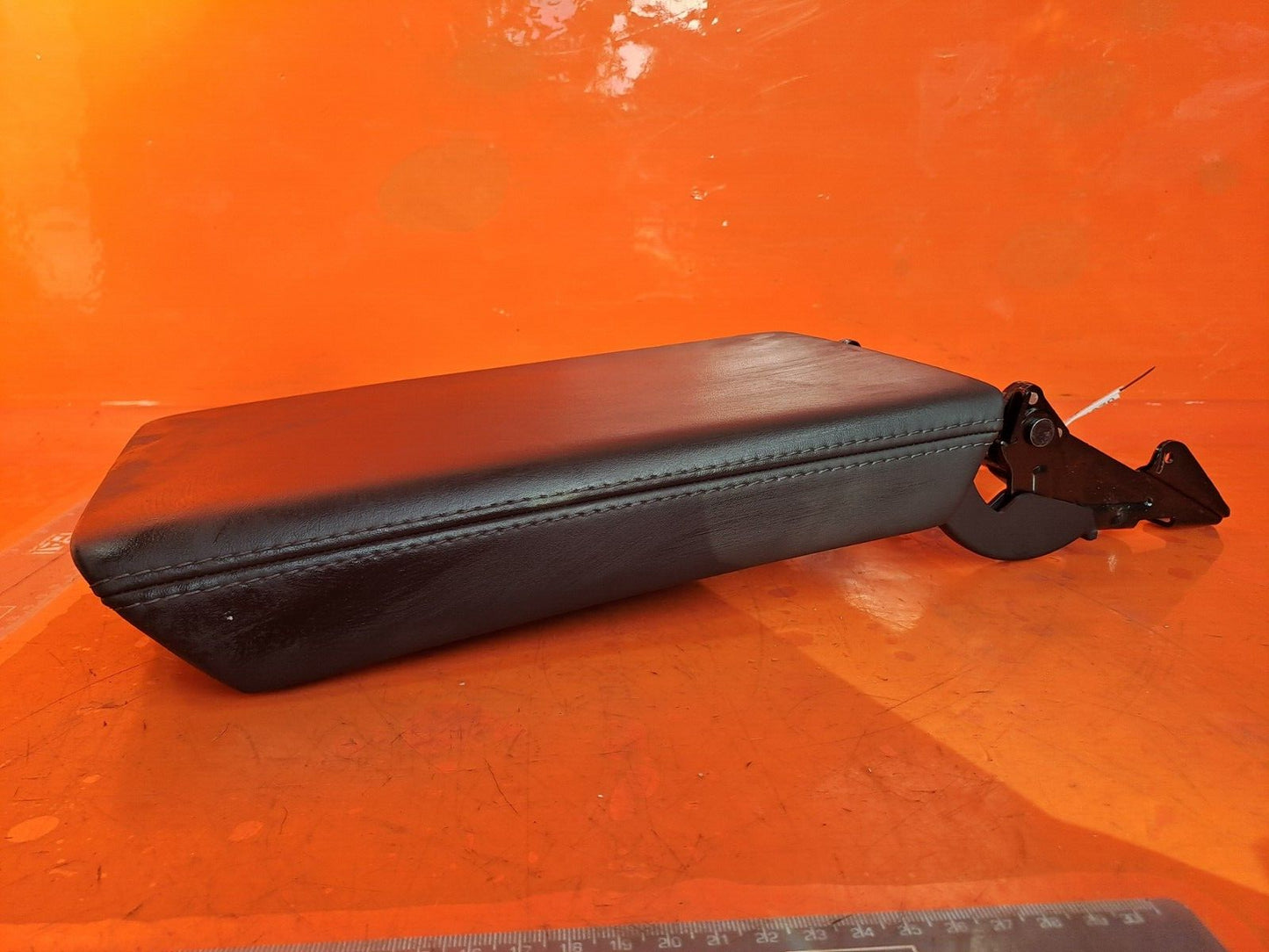 TESLA Model 3 Long 2024 CENTRE CONSOLE ARM REST Warranty A207