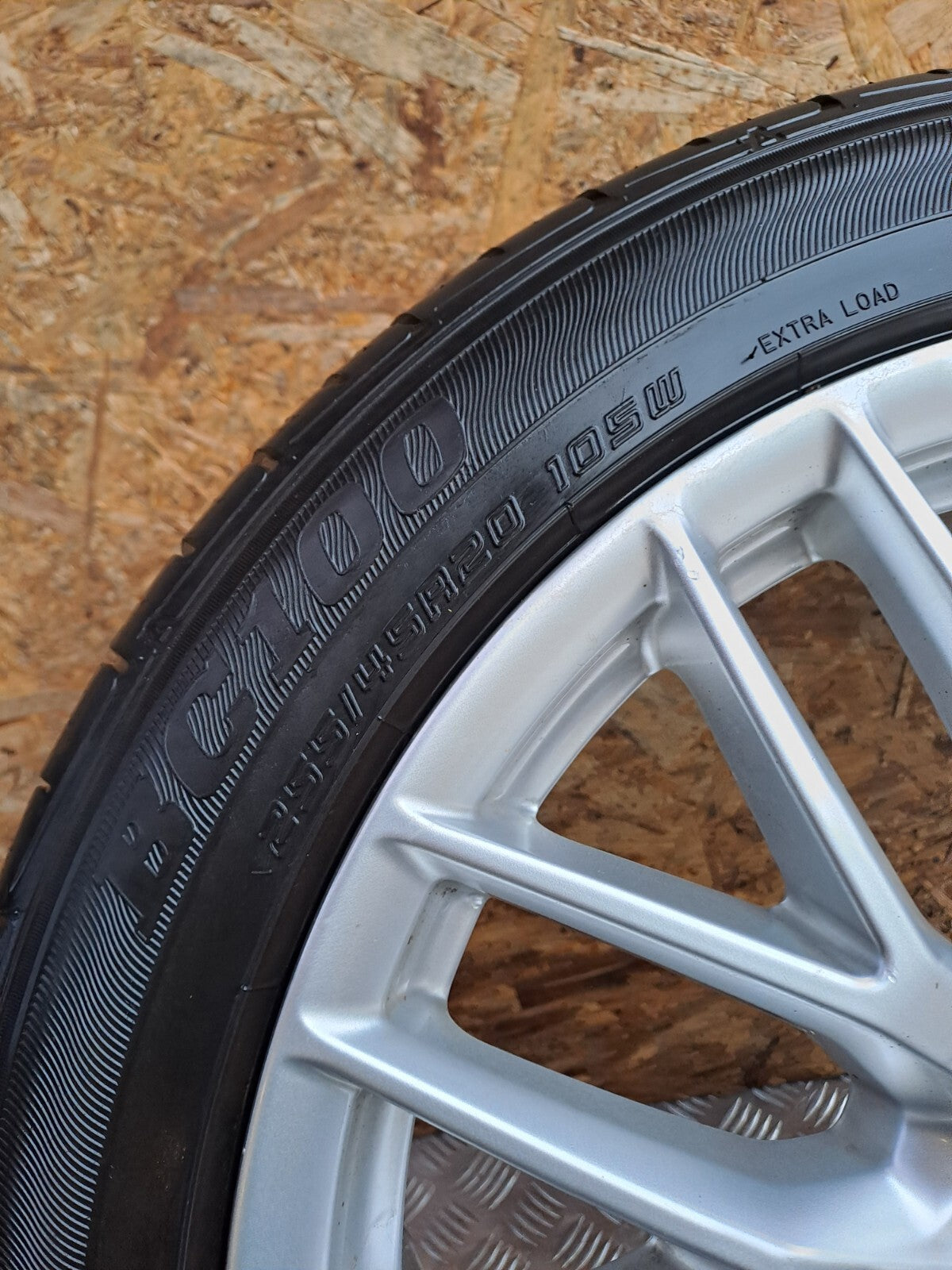 ✅2016 AUDI Q5 8R 2.0TDI ALLOY WHEEL WITH TYRE 255/45 R20 + WARRANTY A152