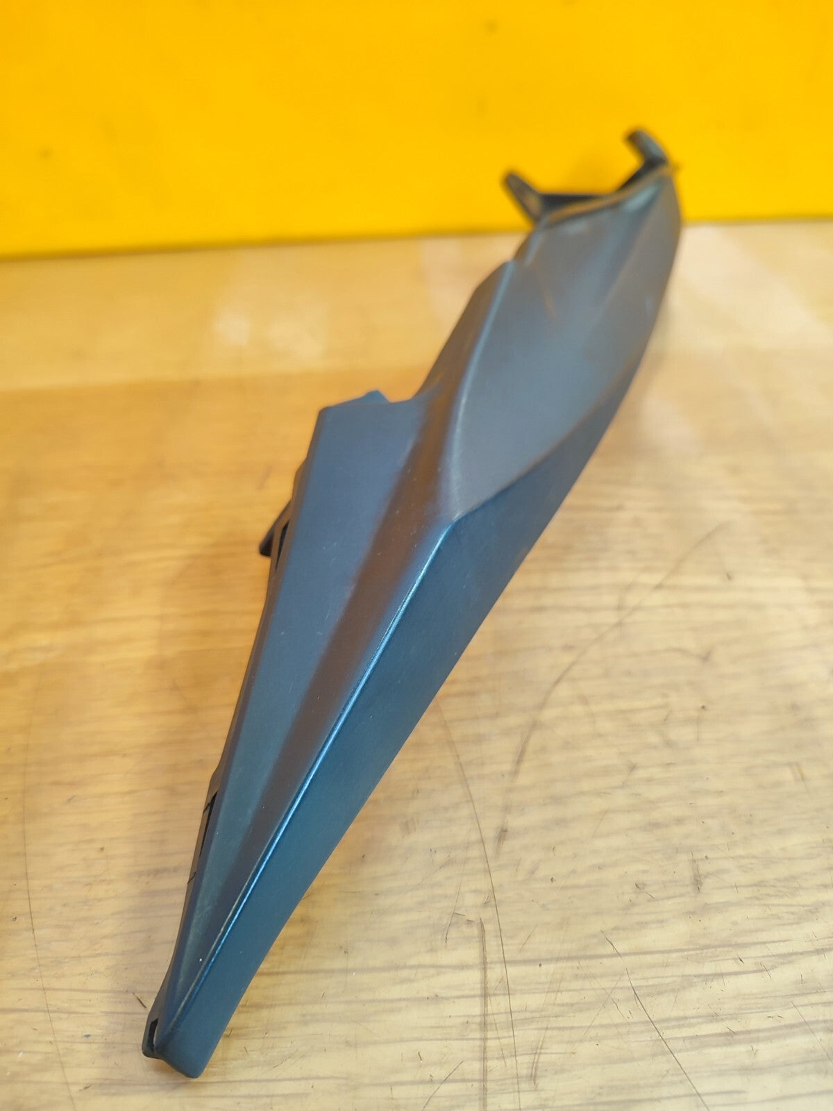 ✅HONDA GLR125 1W PETROL 2019 REAR INFILL FAIRING TRIM RIGHT SIDE 77215-KPN-A700