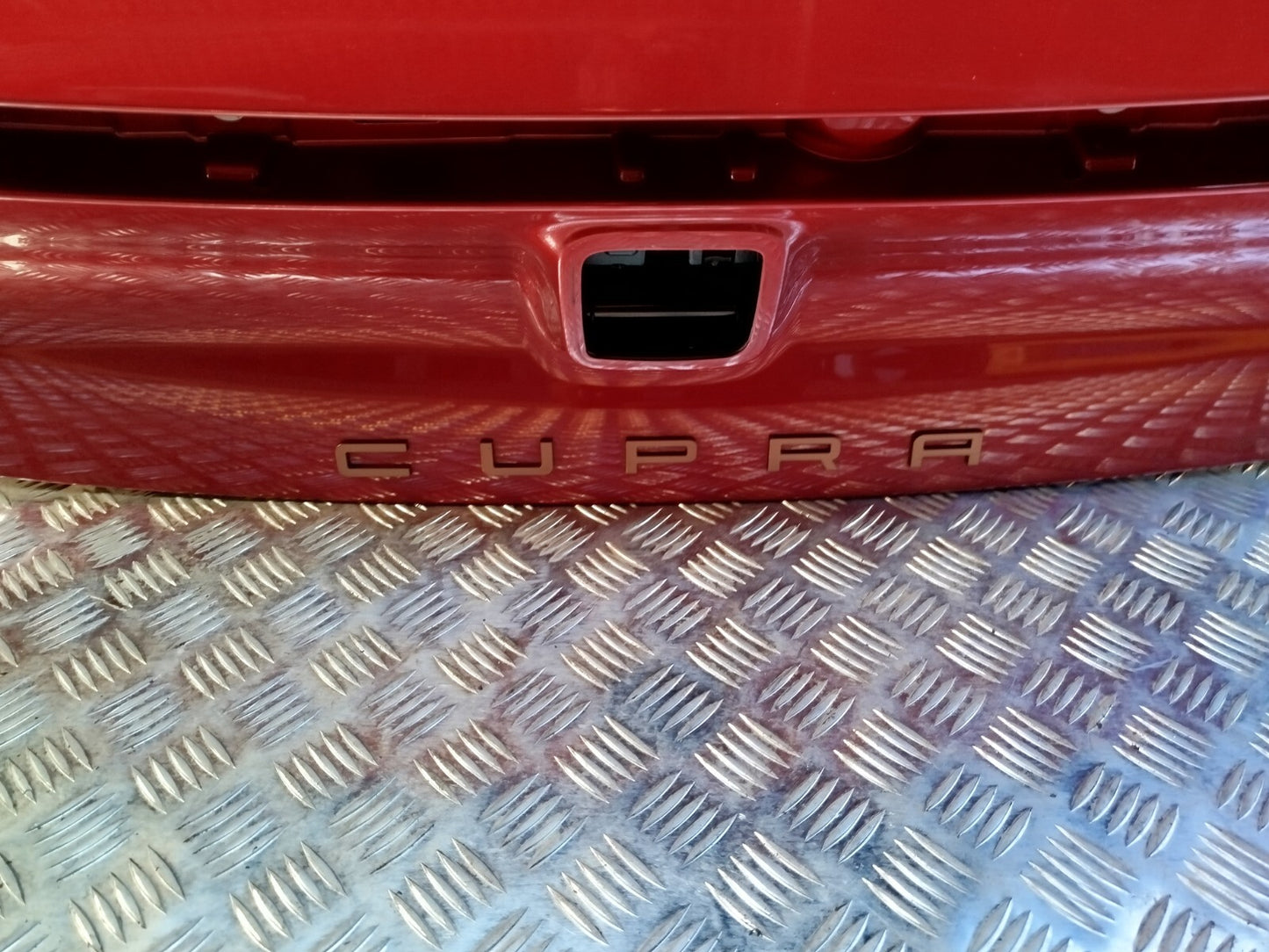 ✅2023 CUPRA BORN V2 EV TAILGATE BOOT LID RED P8/C3J + WARRANTY A209