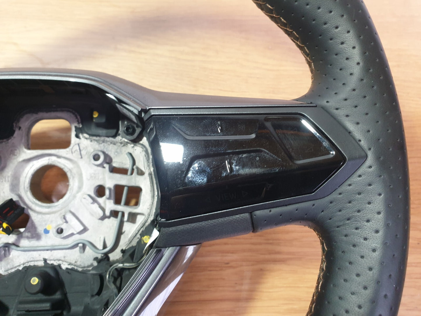 CUPRA BORN V2 Ev 2023 MULTIFUNCTION STEERING WHEEL 10E419091AB + WARRANTY А209