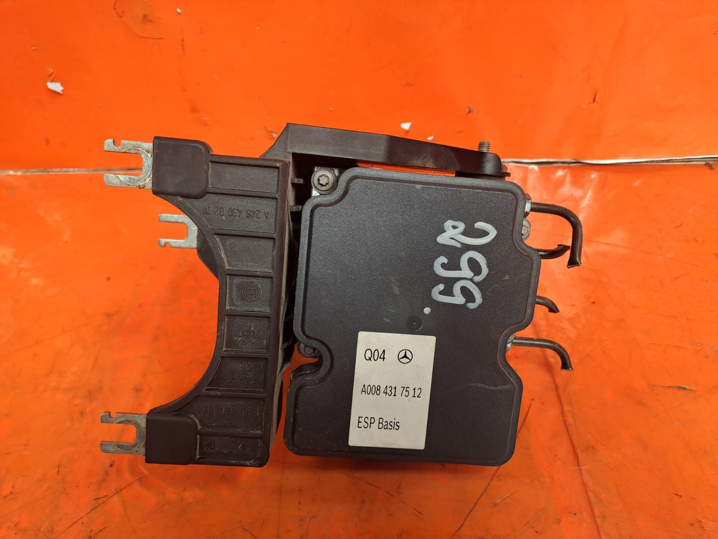 ✅MERCEDES B180 W246 1.8 DIESEL 2012 ABS PUMP CONTROL MODULE A0084317512 A299