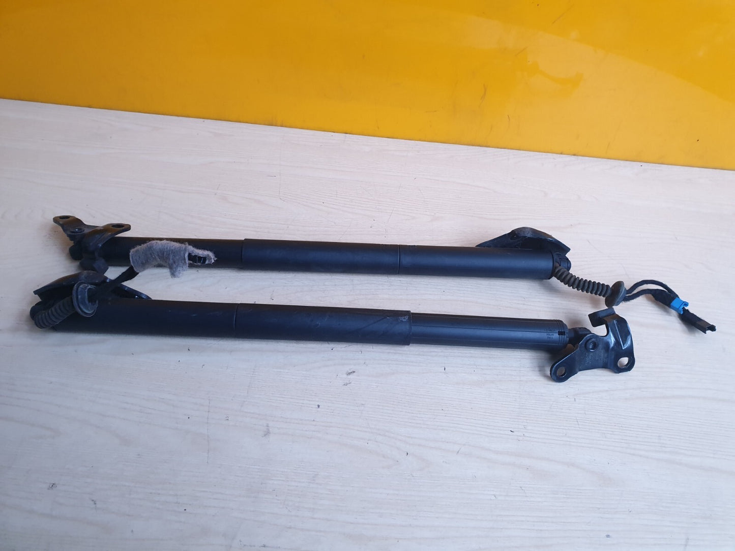 ✅2018 BMW 2 SERIES F45 2.0P TAILGATE ELECTRIC STRUT PAIR 7432758 + WARRANTY A051