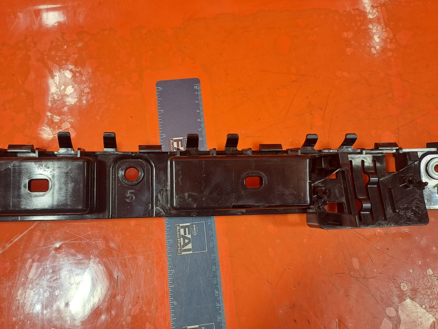 2024 TESLA MODEL 3 LONG Rear Bumper Center Support Bracket 1757096-00-D A207