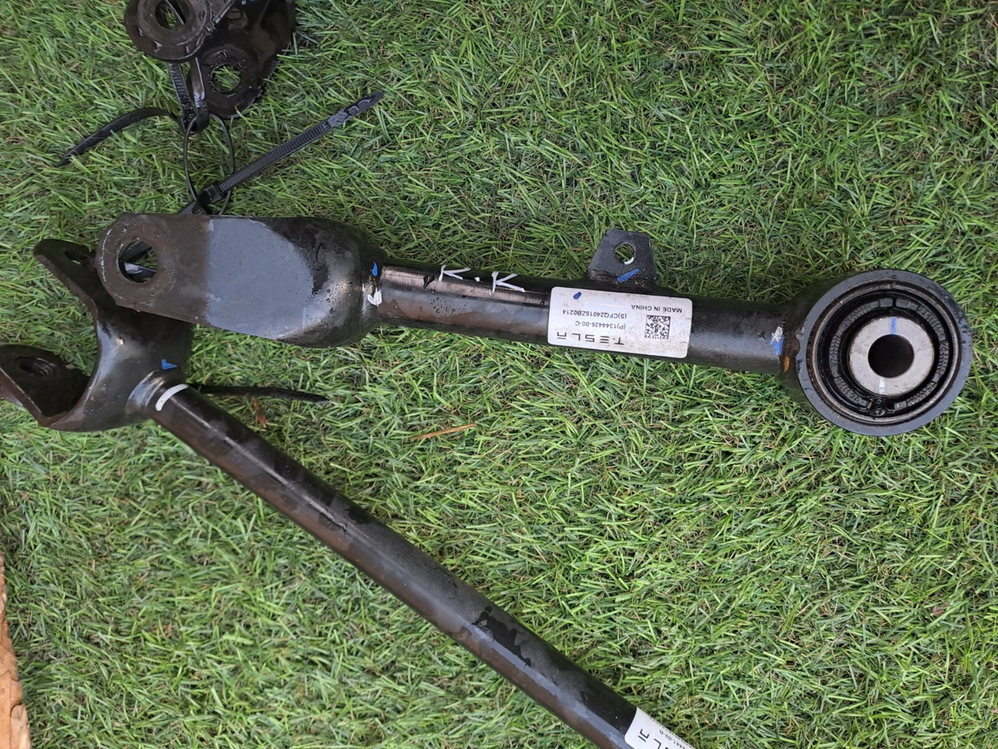 2024 TESLA MODEL 3 LONG REAR RIGHT SUSPENSION ARMS x4 + WARRANTY A207