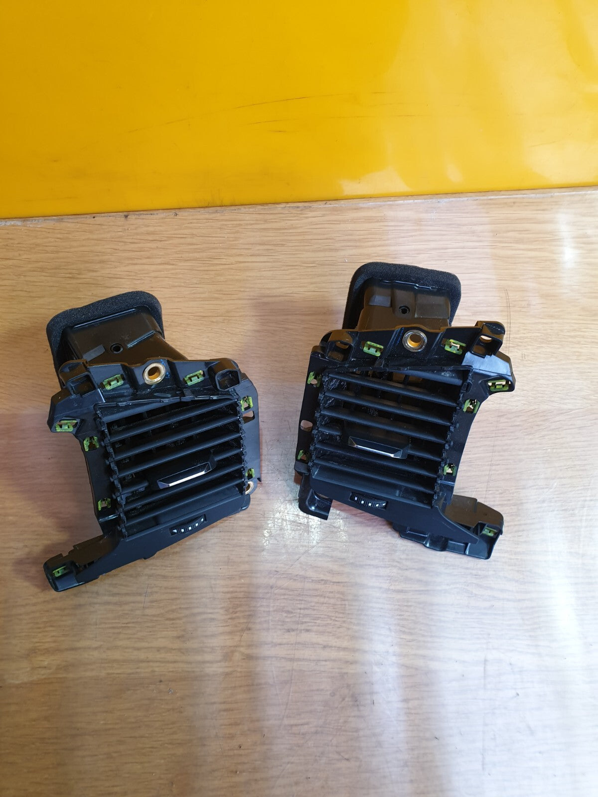 ✅2019 AUDI A1 SPORTBACK 1.0P DASHBOARD AIR VENTS PAIR 82C820902C 82C820901C A130