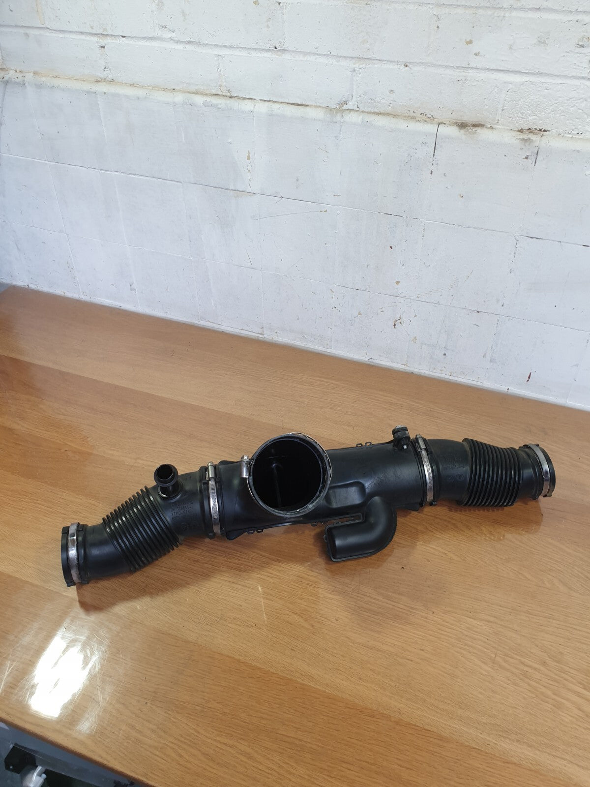 ✅JAGUAR F-PACE X761 3.0 PETROL 2017 AIR INTAKE HOSE PIPE GX739R504AB GX739C602BA