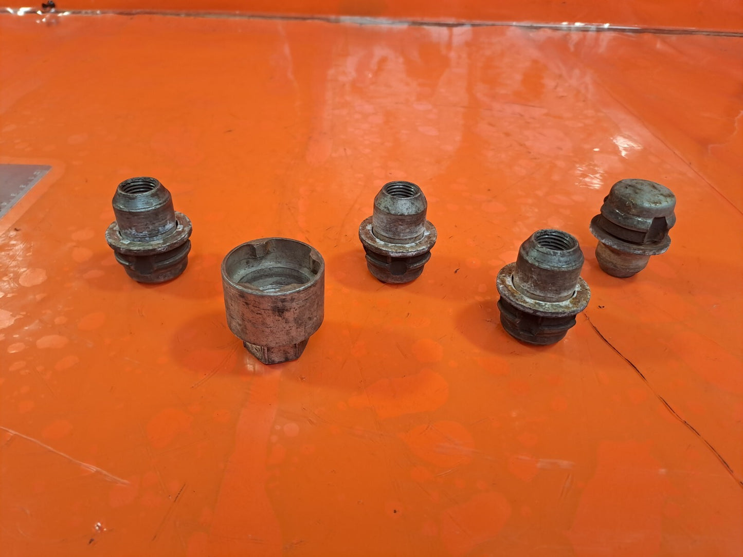 ✅LAND ROVER DISCOVERY 4 L319 3.0 DIESEL 2010 LOCKING WHEEL NUTS Warranty A265