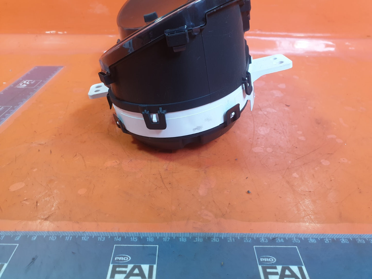 SSANGYONG TIVOLI ELX 1.6 PETROL 2015 SPEEDOMETER INSTRUMENT CLUSTER 80220-35070