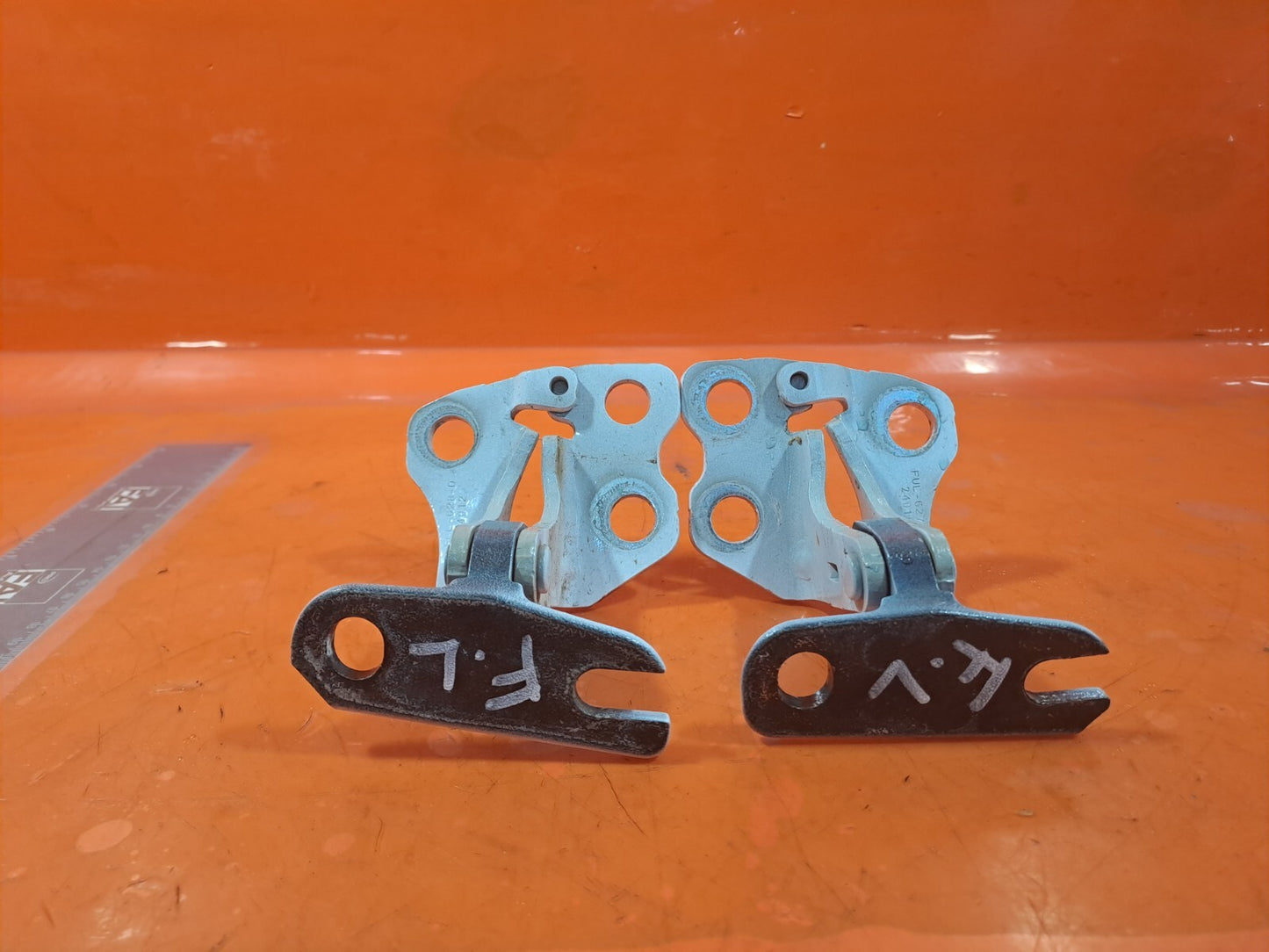 TESLA Model 3 Long 2024 Front Left Top Bottom Door Hinges Warranty A207