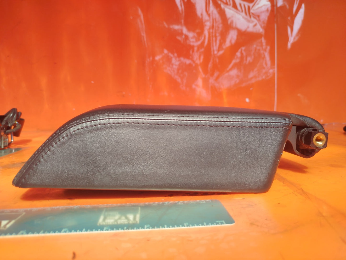 ✅LAND ROVER RANGE ROVER L320 2.7 DIESEL 2007 CENTRE CONSOLE LEATHER ARMREST A284