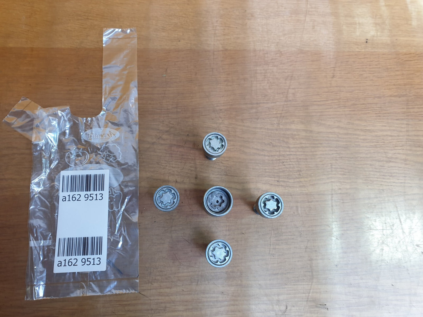 ✅2024 VW TAIGO R-LINE 1.0P WHEEL NUTS & KEY + WARRANTY A162