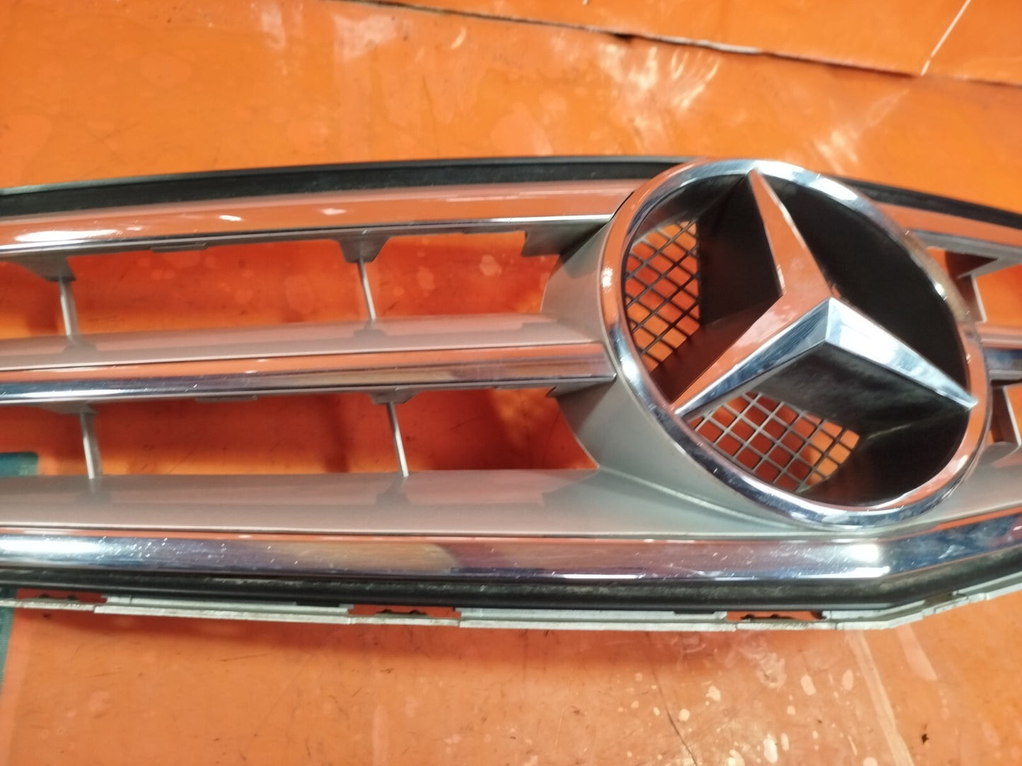 ✅2011 MERCEDES C CLASS W204 2.1 DIESEL FRONT RADIATOR GRILL a2048800023