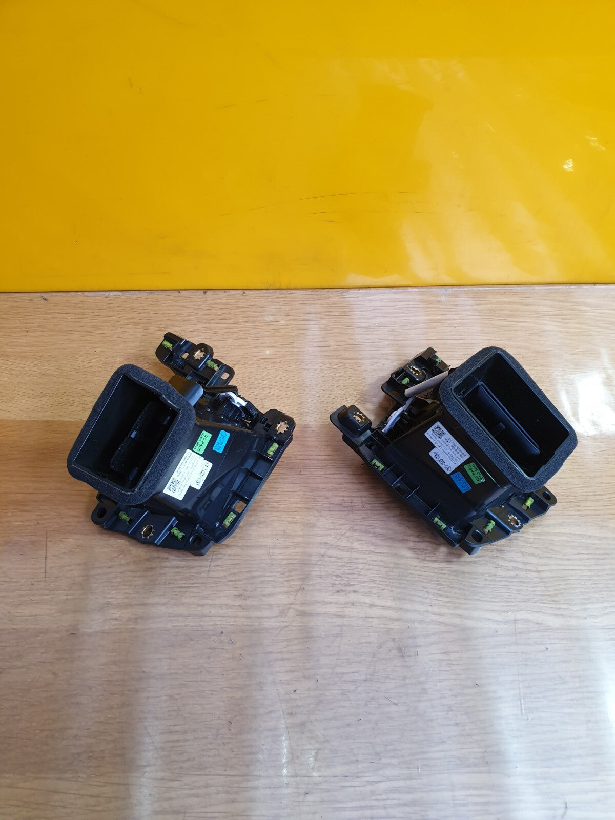 ✅2019 AUDI A1 SPORTBACK 1.0P DASHBOARD AIR VENTS PAIR 82C820902C 82C820901C A130
