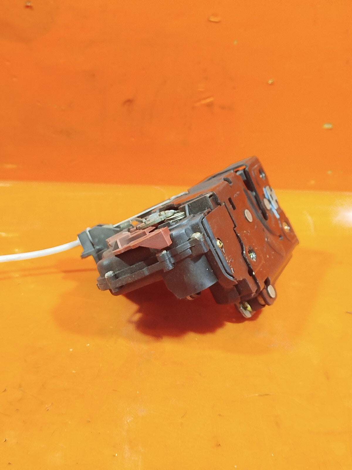 ✅VW AUDI SEAT SKODA FRONT LEFT DOOR LOCK CATCH 3D2837015 + WARRANTY xAA