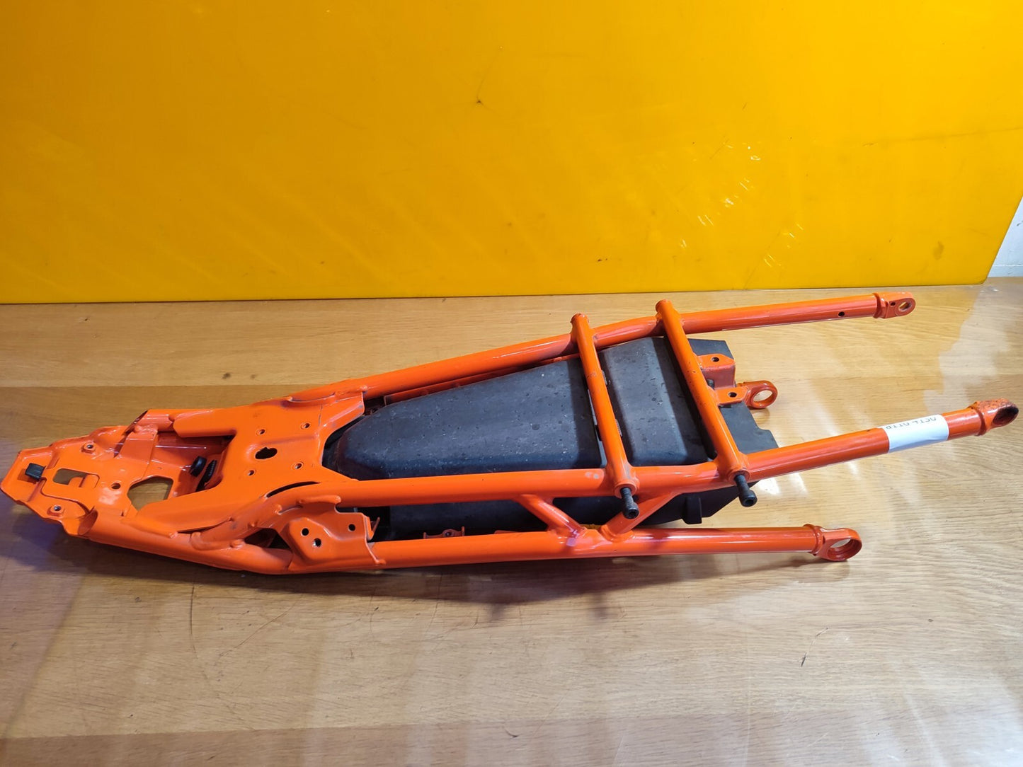 ✅KTM RC125 PETROL 2023 SEAT SUBFRAME Warranty A116