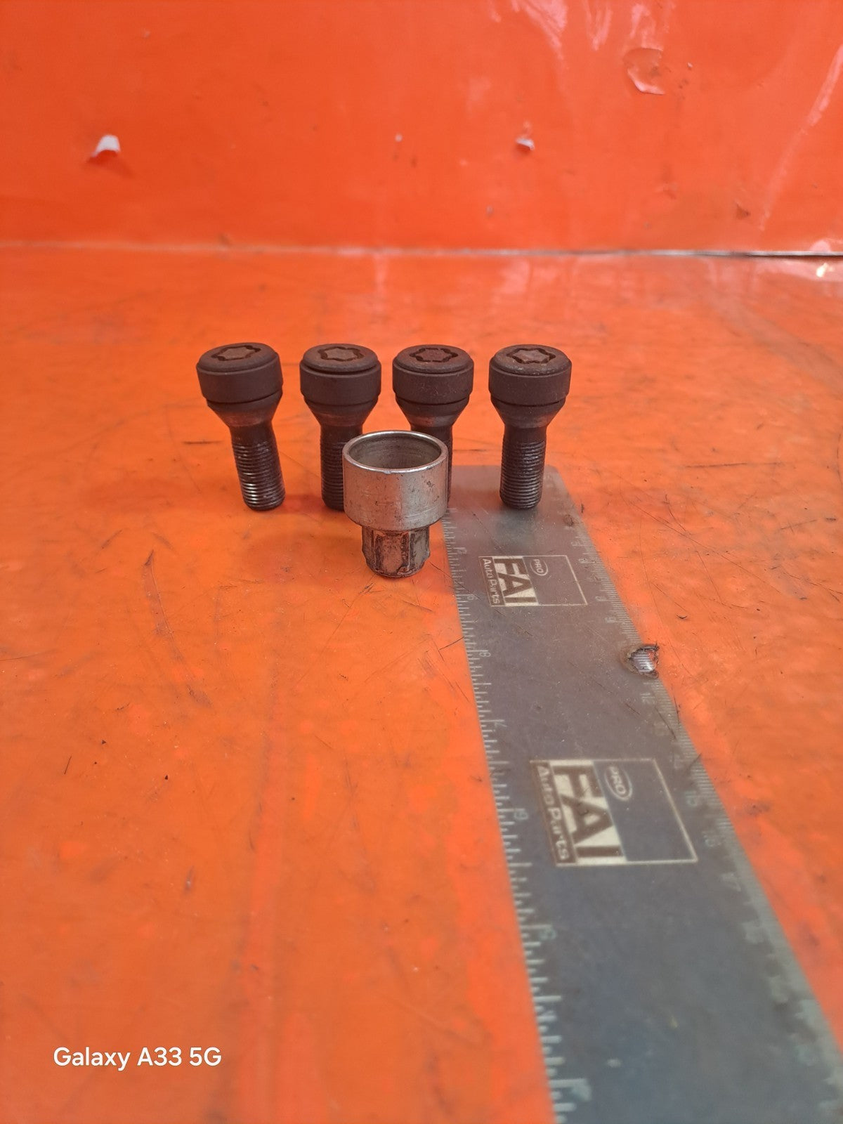 ✅SSANGYONG TIVOLI EX 1.6 DIESEL 2017 LOCKING WHEEL NUTS Warranty A230
