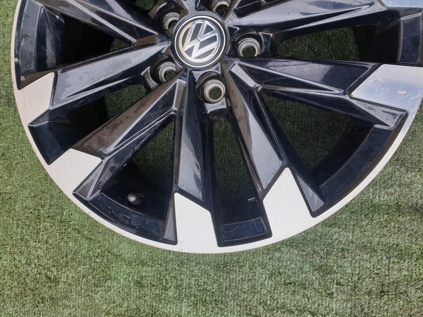 ✅VW T-ROC R-LINE 1.5 PETROL 2018 16in ALLOY WHEEL 2GM601025 scrath A120